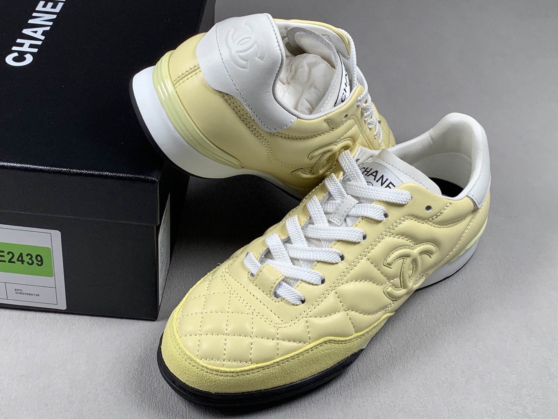 CHANEL 24A Low-Top Flat Lace-Up Sneakers – Quilted Design, All-Season Casual Style, Upgraded “Mini Chanel 3rd Gen” Sporty Look, Light Yellow Gender: Unisex Materials & Construction: Upper: Premium imported oiled wax calf leather paired with high-gloss imported suede Lining: Imported lambskin Outsole: Durable TPU combination sole - Image 4