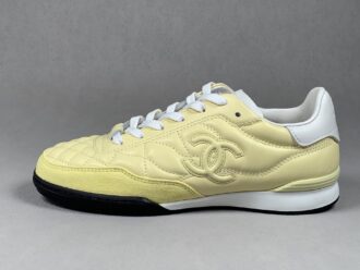 CHANEL 24A Low-Top Flat Lace-Up Sneakers – Quilted Design, All-Season Casual Style, Upgraded “Mini Chanel 3rd Gen” Sporty Look, Light Yellow Gender: Unisex Materials & Construction: Upper: Premium imported oiled wax calf leather paired with high-gloss imported suede Lining: Imported lambskin Outsole: Durable TPU combination sole