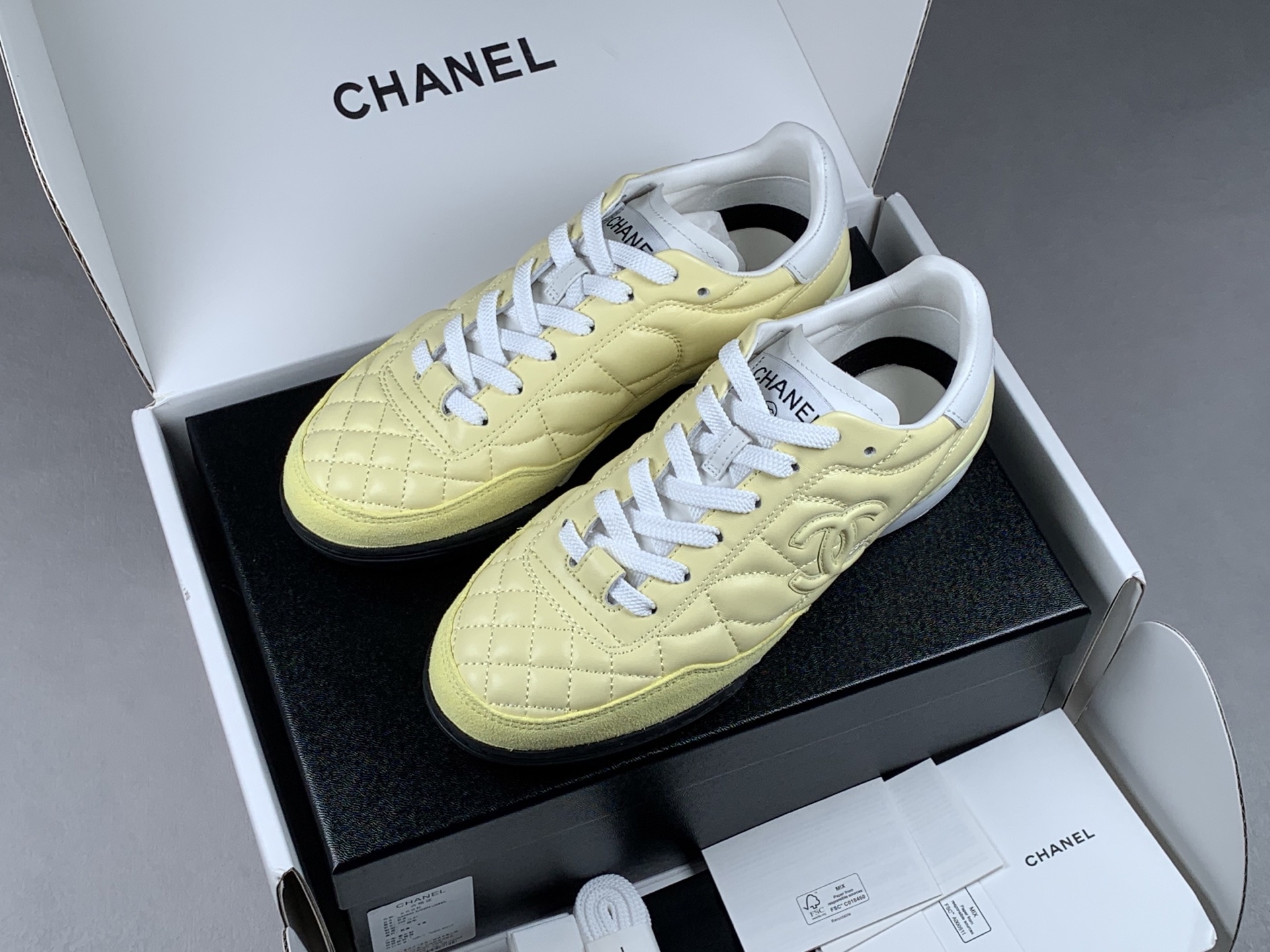 CHANEL 24A Low-Top Flat Lace-Up Sneakers – Quilted Design, All-Season Casual Style, Upgraded “Mini Chanel 3rd Gen” Sporty Look, Light Yellow Gender: Unisex Materials & Construction: Upper: Premium imported oiled wax calf leather paired with high-gloss imported suede Lining: Imported lambskin Outsole: Durable TPU combination sole - Image 7