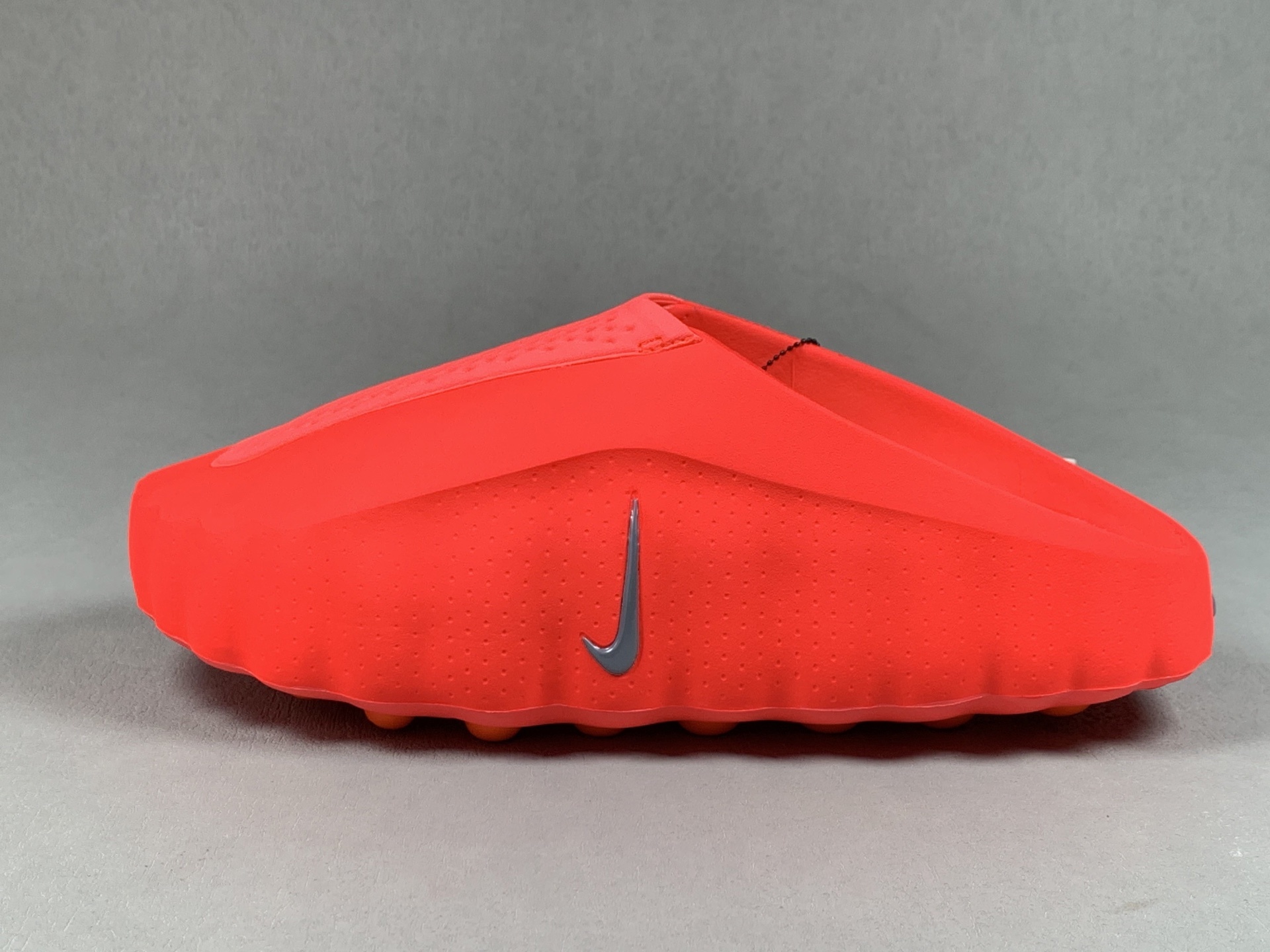 Nike Mind 001 Sail Red toe-post slide sandals with black-tech footbed, foot-massage sole, comfortable fit training shoes. Top-tier version with correct details 1:1 standard configuration combination sole MD soft midsole + gradient matte outsole