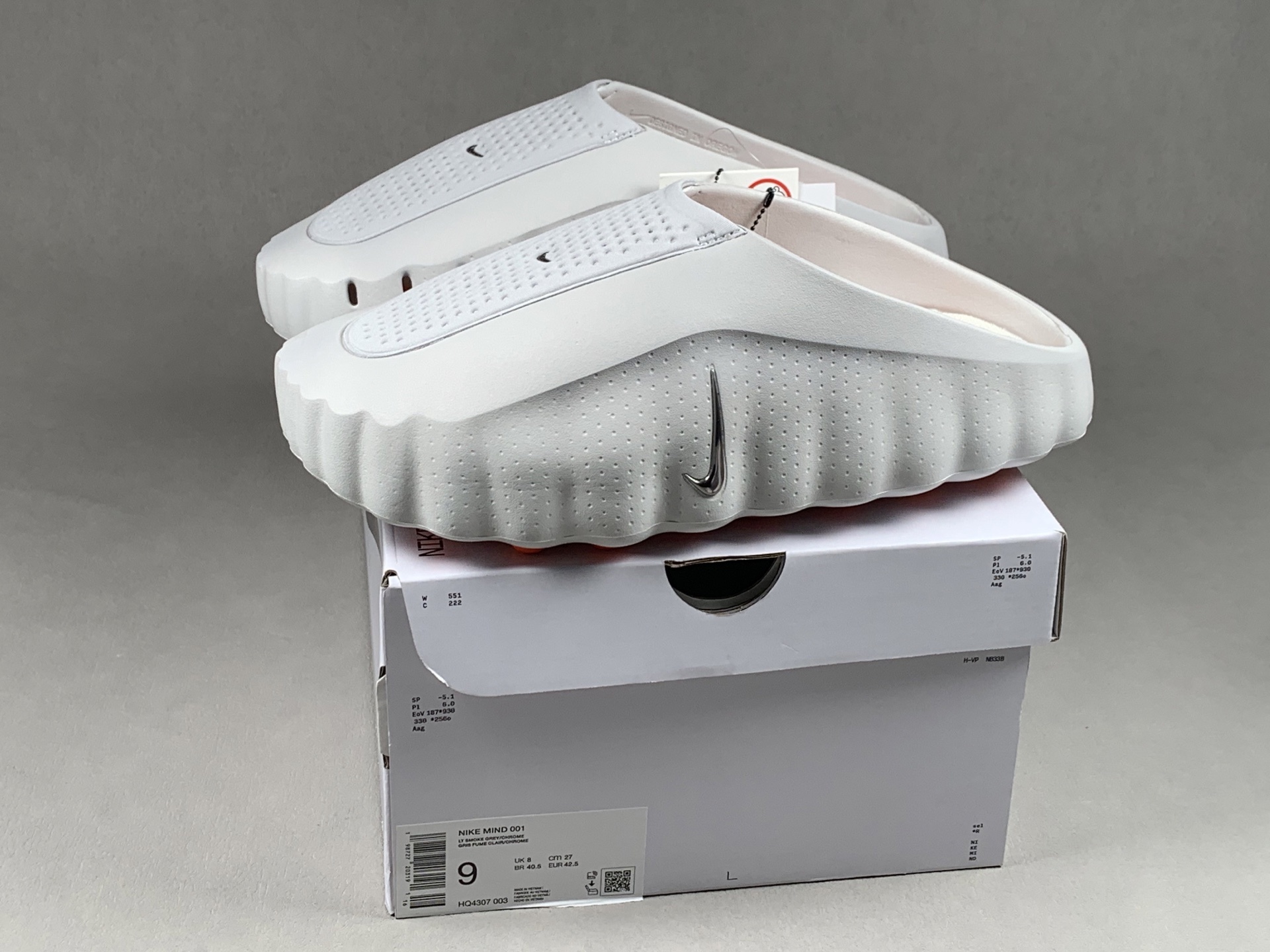 Nike Mind 001 Sail White-grey toe-post slide sandals with black-tech footbed, foot-massage sole, comfortable and snug-fitting training shoes. Top-tier version with accurate details 1:1 standard combination sole MD soft midsole + gradient matte outsole Ultra-high cleanliness and finishing - Image 4