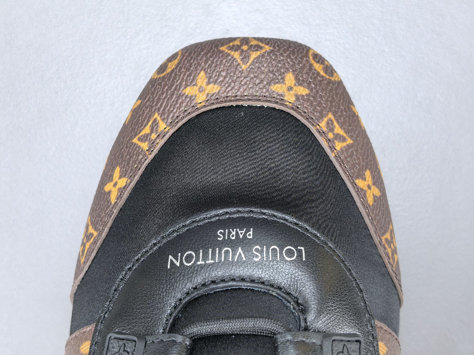 Louis Vuitton Sneakerina German trainer–style shoes made of cowhide leather, round toe lace-up, ballet-inspired design, thin sole, low-top lifestyle casual shoes for women. - Image 4