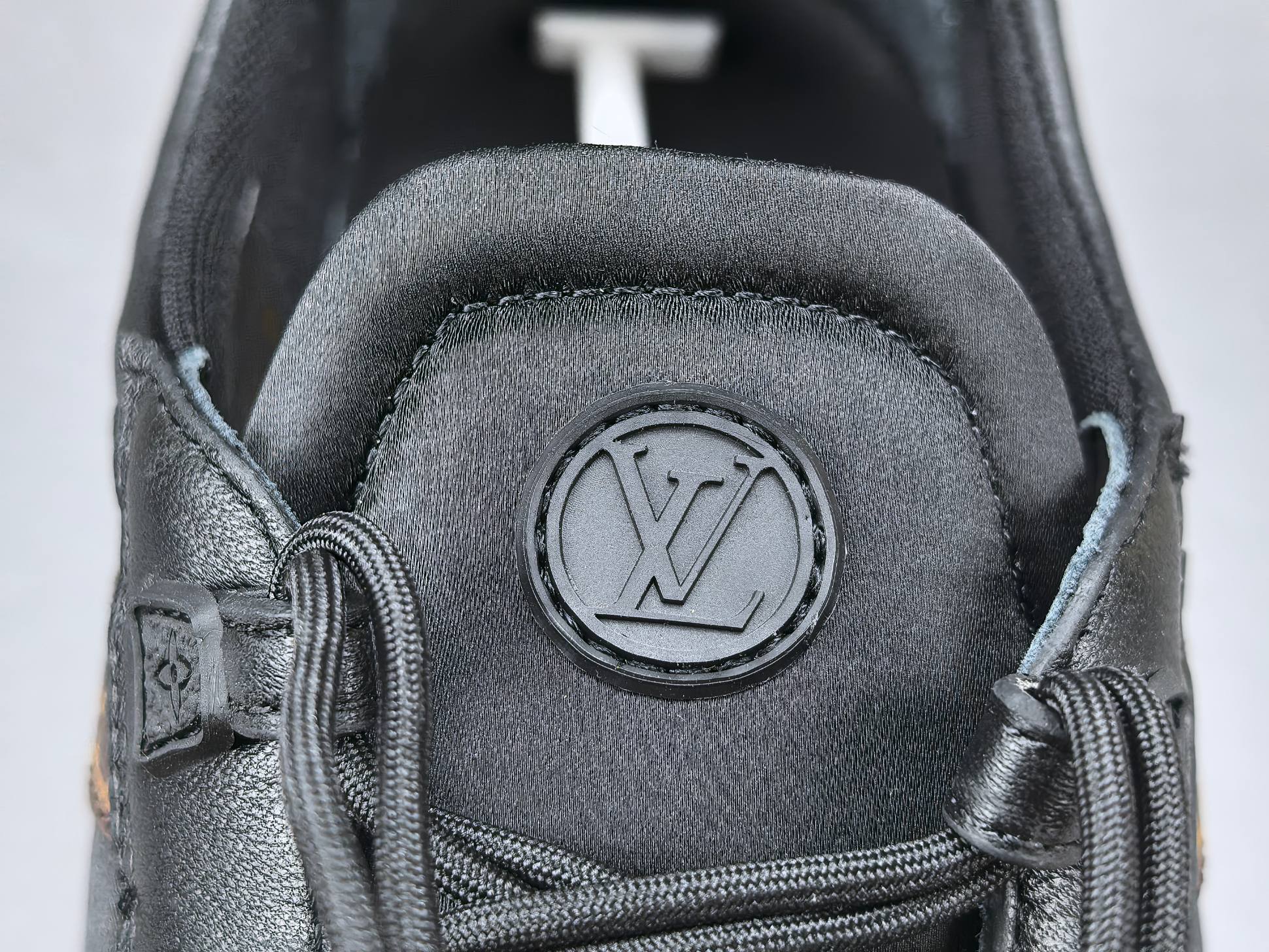 Louis Vuitton Sneakerina German trainer–style shoes made of cowhide leather, round toe lace-up, ballet-inspired design, thin sole, low-top lifestyle casual shoes for women. - Image 6