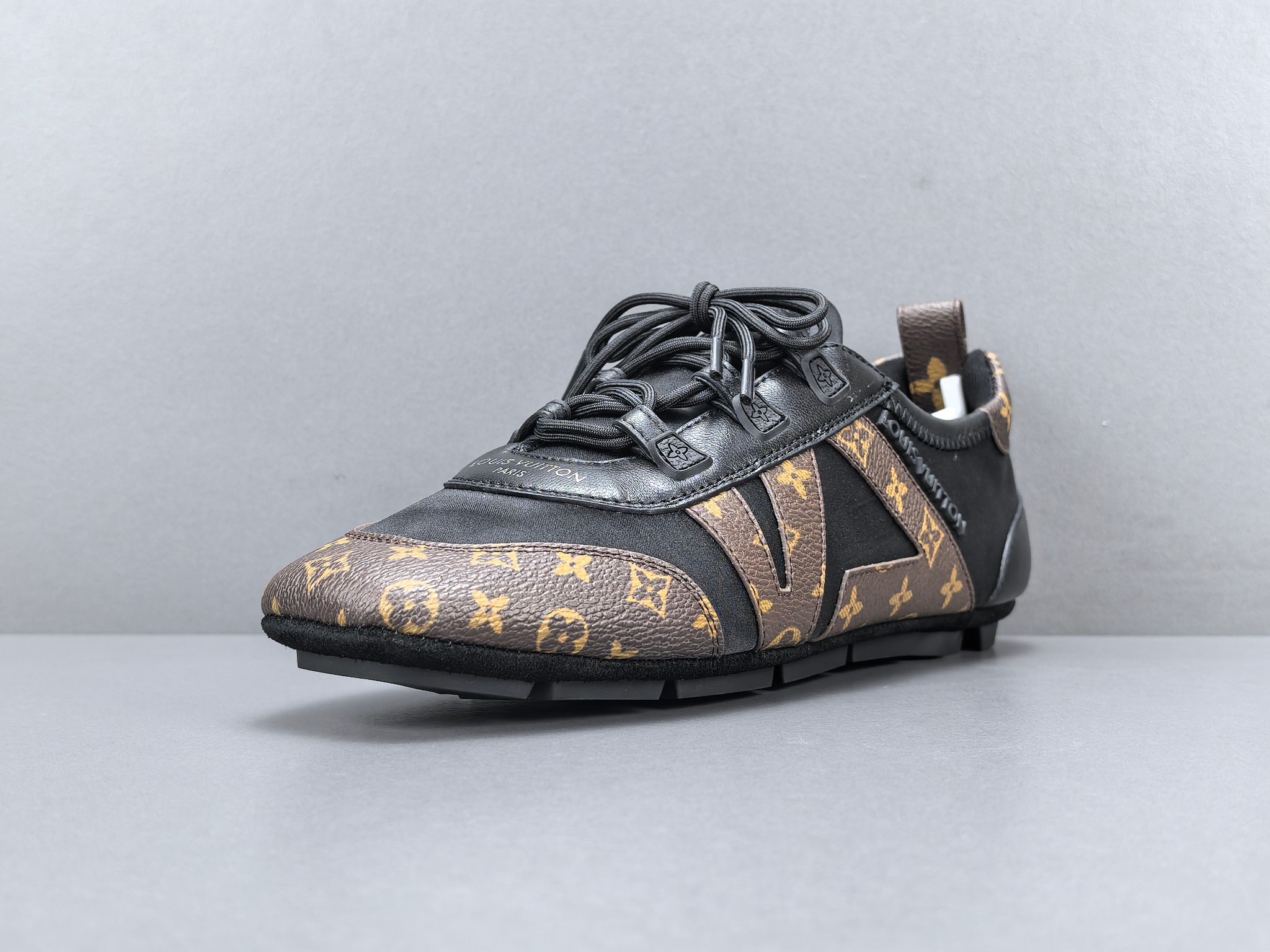 Louis Vuitton Sneakerina German trainer–style shoes made of cowhide leather, round toe lace-up, ballet-inspired design, thin sole, low-top lifestyle casual shoes for women. - Image 10