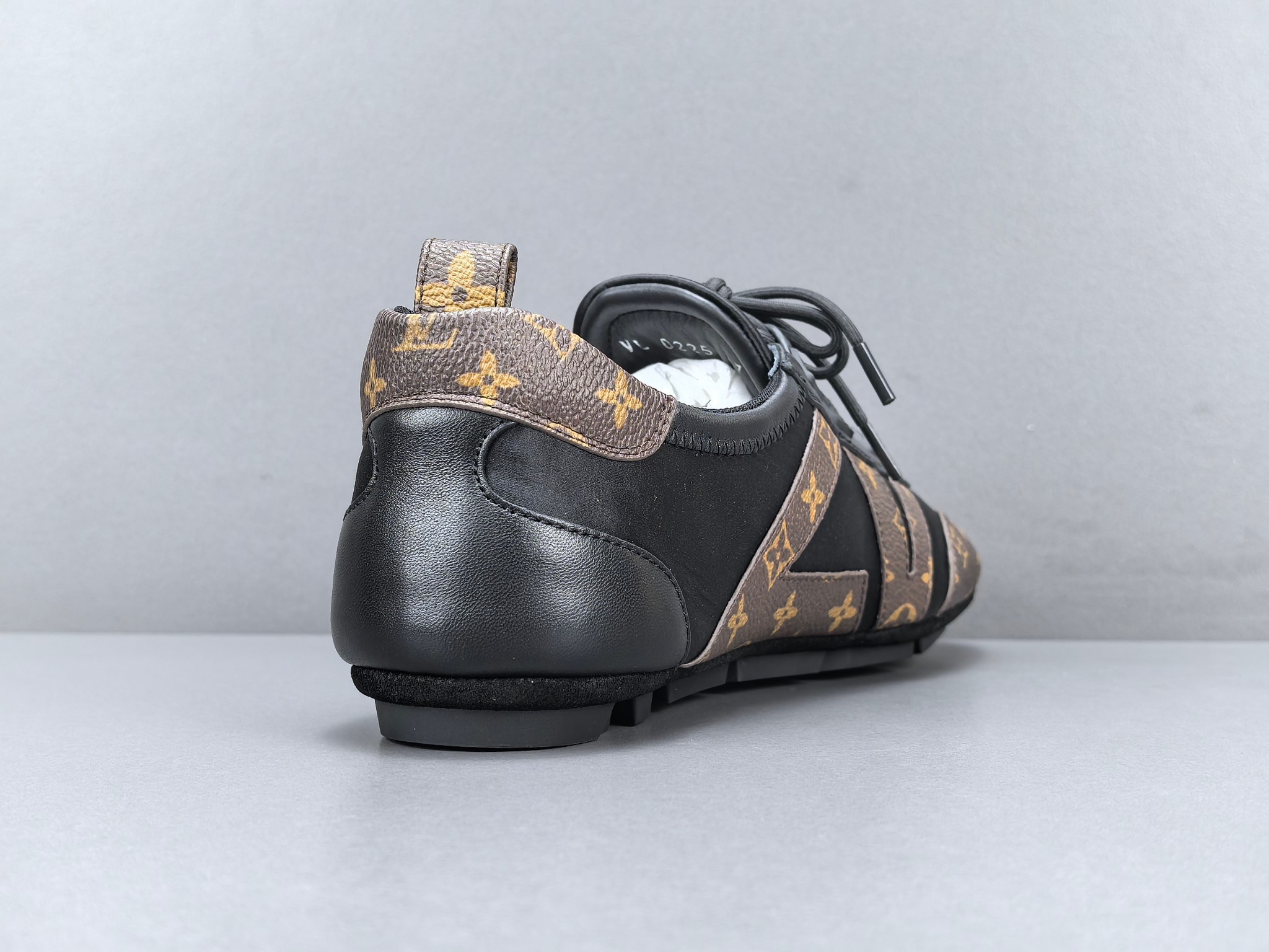 Louis Vuitton Sneakerina German trainer–style shoes made of cowhide leather, round toe lace-up, ballet-inspired design, thin sole, low-top lifestyle casual shoes for women. - Image 11