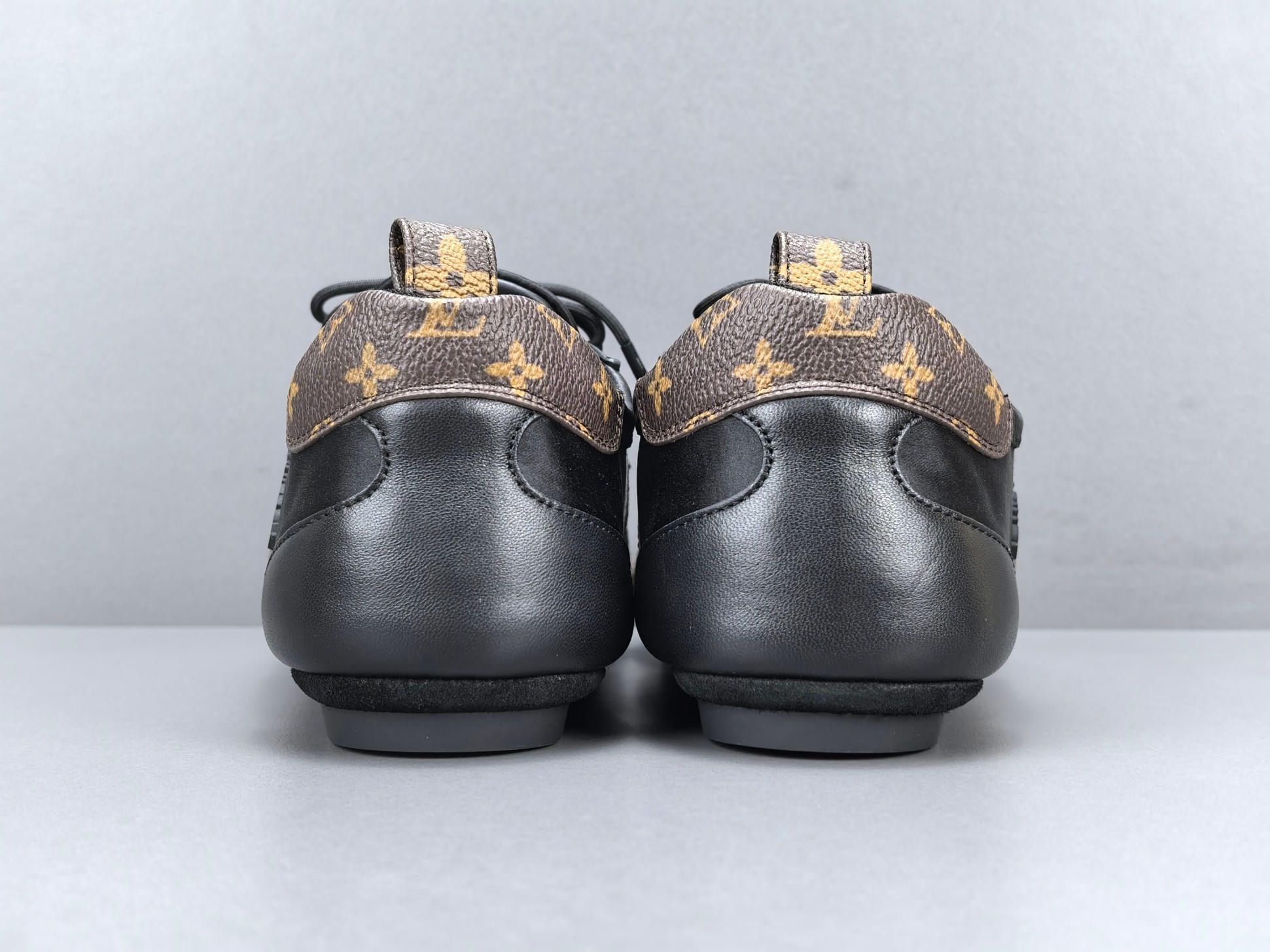 Louis Vuitton Sneakerina German trainer–style shoes made of cowhide leather, round toe lace-up, ballet-inspired design, thin sole, low-top lifestyle casual shoes for women. - Image 16