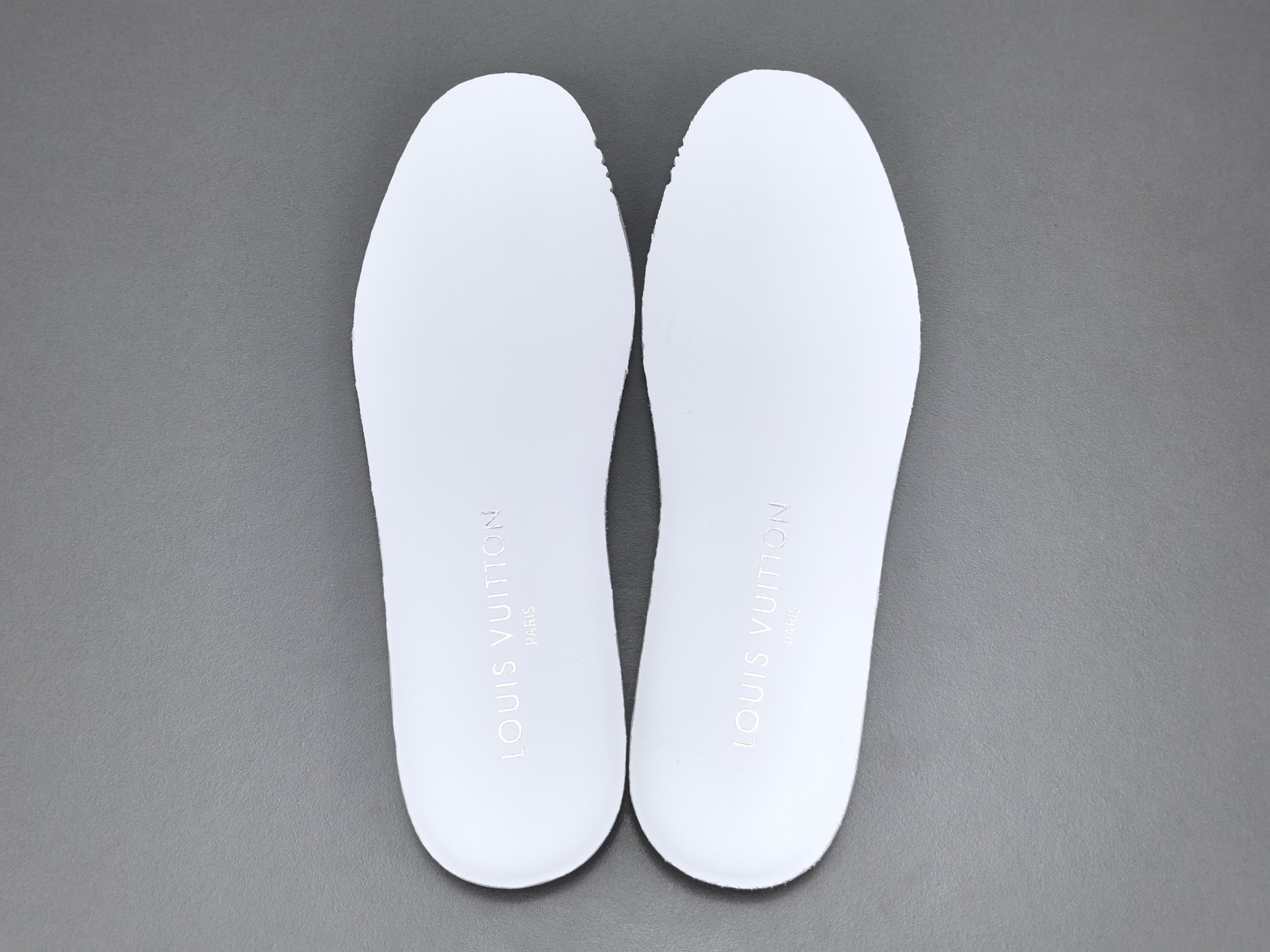 Louis Vuitton Sneakerina German trainer–style women’s casual sneakers made from cowhide leather, featuring a round toe, lace-up closure, ballet-inspired style, thin sole, and low-top design. Suitable for everyday lifestyle and casual wear. Sizes: 35, 36, 37, 38, 39, 40 (Women’s shoes). - Image 5
