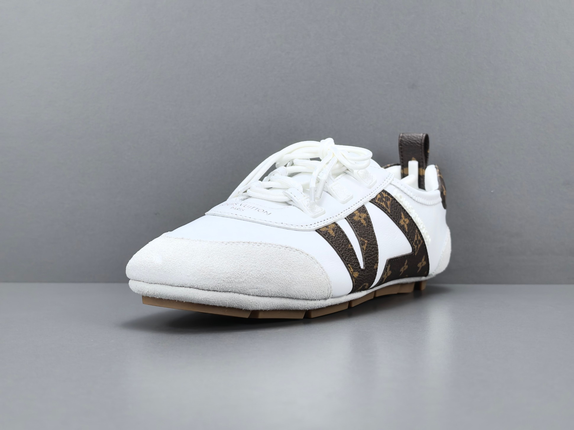 Louis Vuitton Sneakerina German trainer–style women’s casual sneakers made from cowhide leather, featuring a round toe, lace-up closure, ballet-inspired style, thin sole, and low-top design. Suitable for everyday lifestyle and casual wear. Sizes: 35, 36, 37, 38, 39, 40 (Women’s shoes). - Image 10