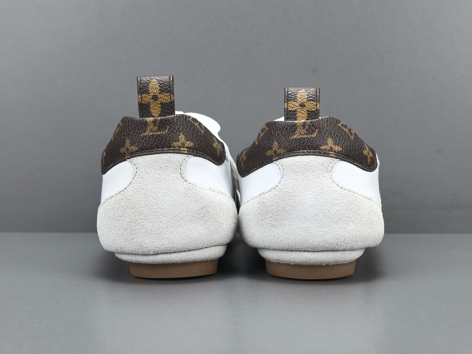 Louis Vuitton Sneakerina German trainer–style women’s casual sneakers made from cowhide leather, featuring a round toe, lace-up closure, ballet-inspired style, thin sole, and low-top design. Suitable for everyday lifestyle and casual wear. Sizes: 35, 36, 37, 38, 39, 40 (Women’s shoes). - Image 14