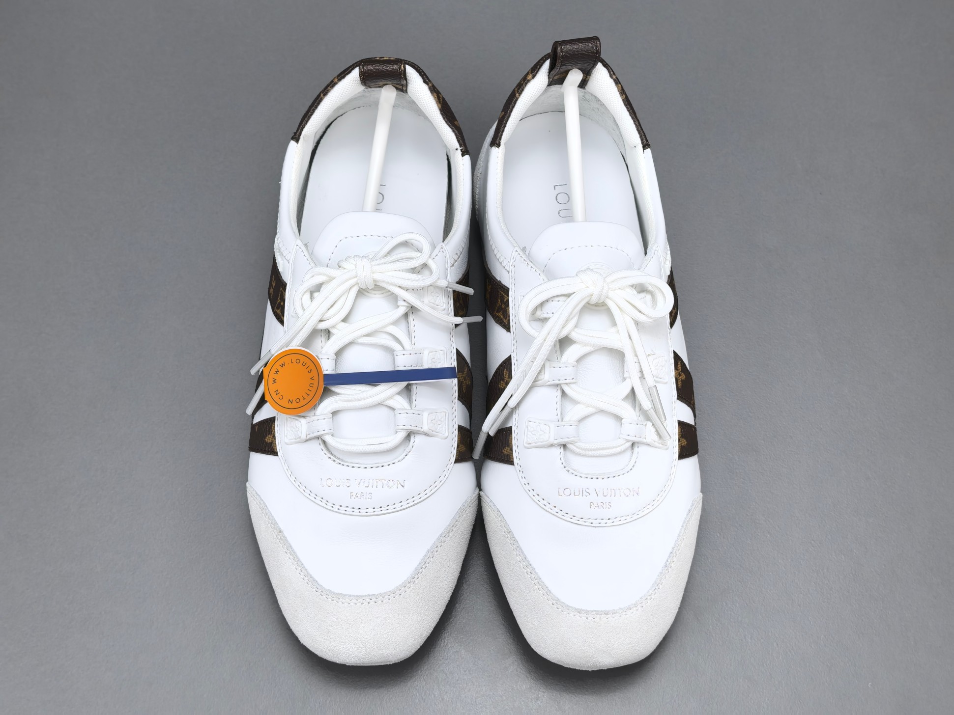 Louis Vuitton Sneakerina German trainer–style women’s casual sneakers made from cowhide leather, featuring a round toe, lace-up closure, ballet-inspired style, thin sole, and low-top design. Suitable for everyday lifestyle and casual wear. Sizes: 35, 36, 37, 38, 39, 40 (Women’s shoes). - Image 15