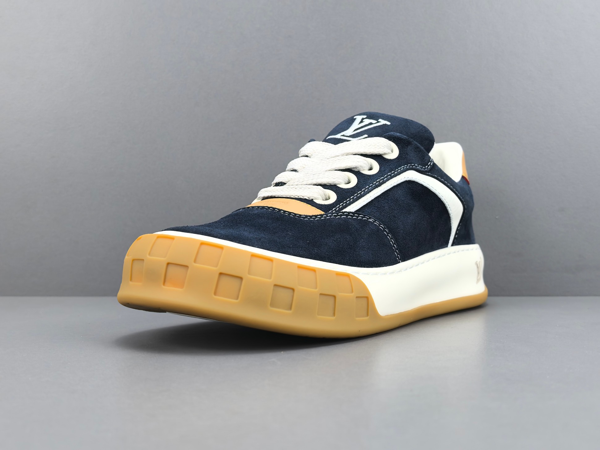 Louis Vuitton Tilted Men’s low-top skate-style sneakers made of suede calf leather, featuring a round toe and lace-up closure. Sizes: 39, 40, 41, 42, 43, 44, 45, 46 (Men’s) - Image 11