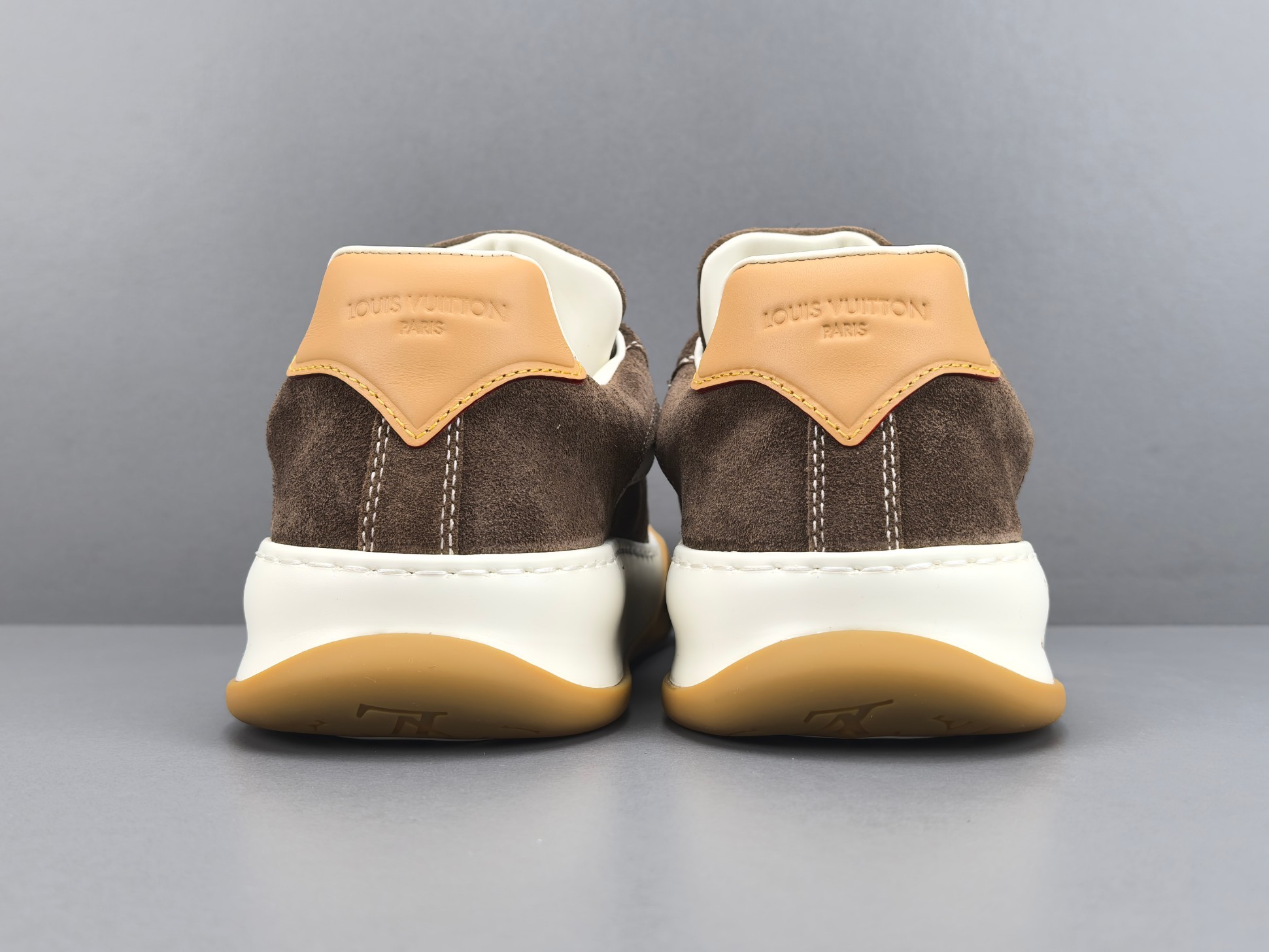 Louis Vuitton Tilted Men’s low-top skate sneakers made of suede calf leather, featuring a round toe and lace-up closure. Sizes: 39, 40, 41, 42, 43, 44, 45, 46 (Men’s) - Image 13