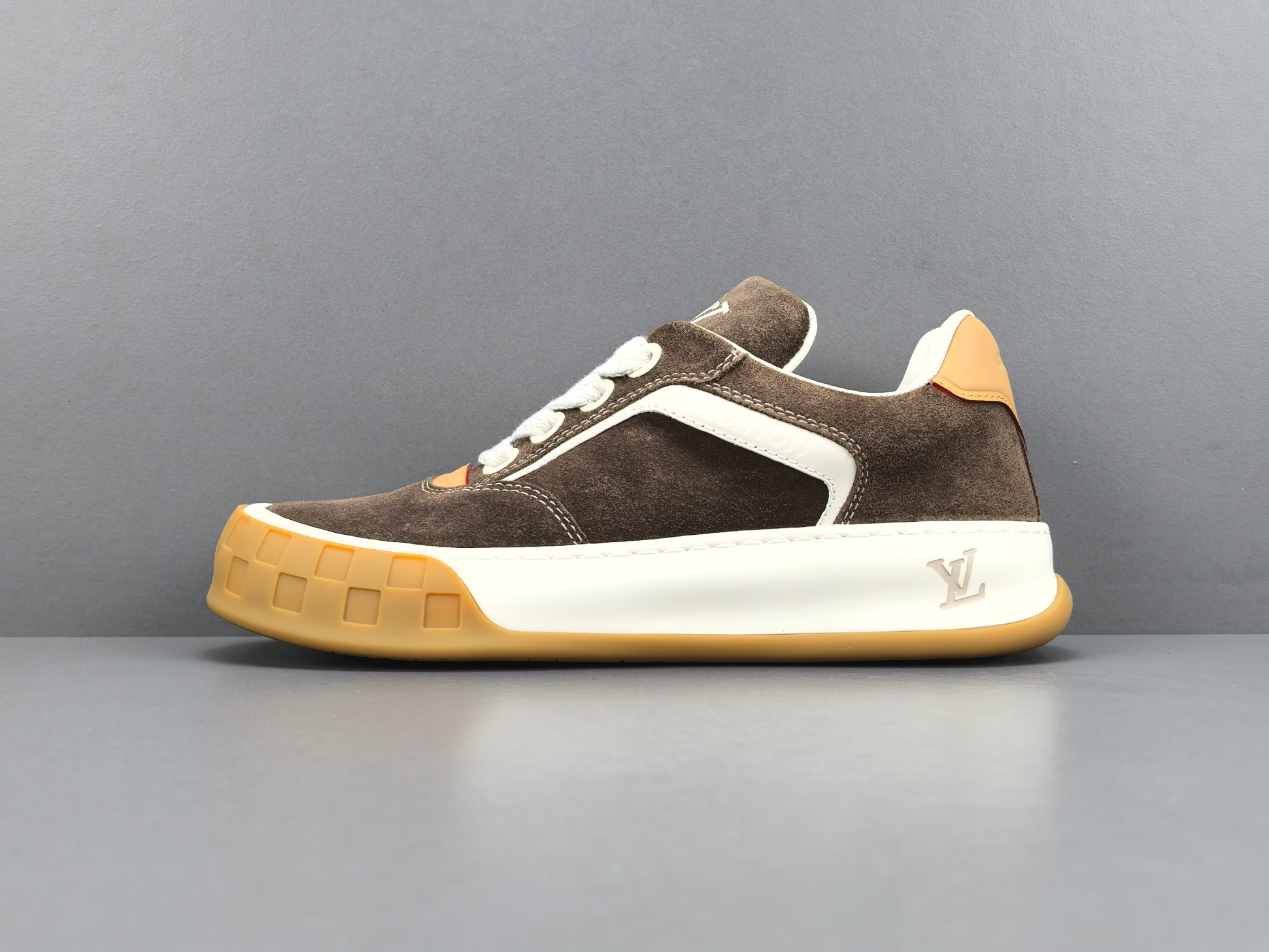 Louis Vuitton Tilted Men’s low-top skate sneakers made of suede calf leather, featuring a round toe and lace-up closure. Sizes: 39, 40, 41, 42, 43, 44, 45, 46 (Men’s) - Image 14