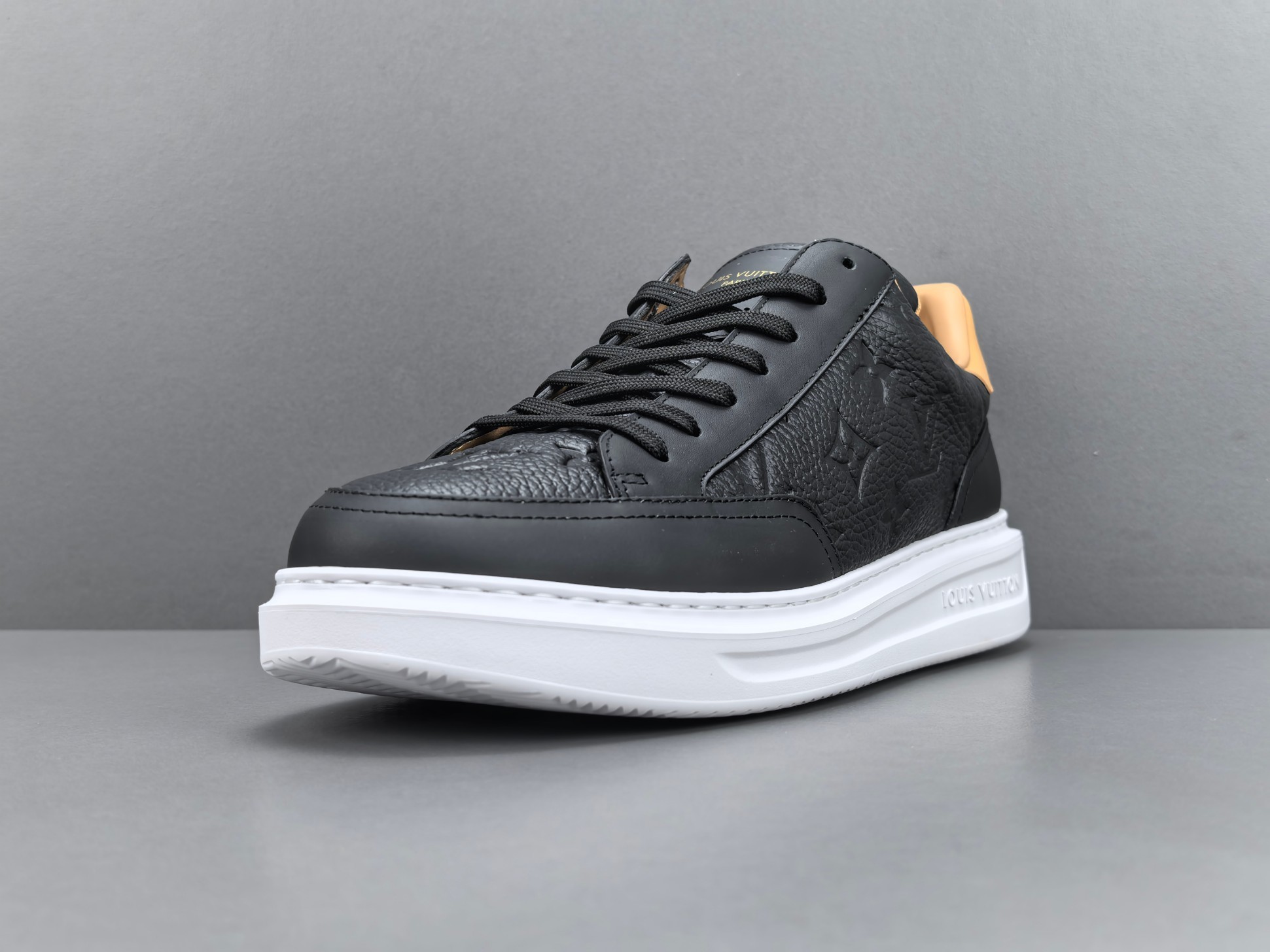 Louis Vuitton Beverly Hills Men’s low-top fashion sneakers in white. Sizes: 38, 39, 40, 41, 42, 43, 44, 45, 46 (Men’s) - Image 10