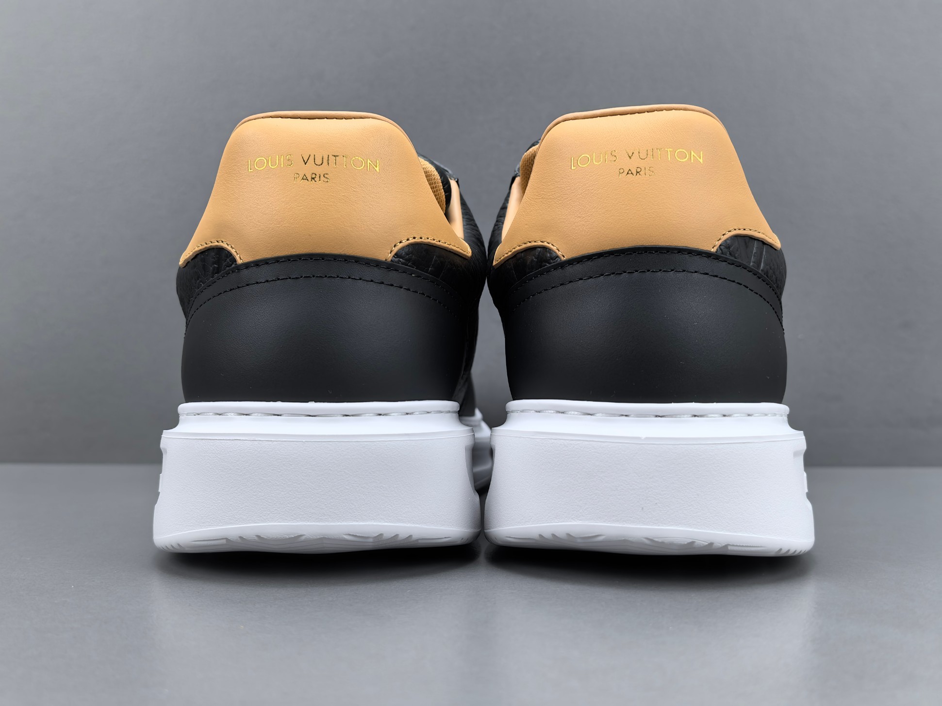 Louis Vuitton Beverly Hills Men’s low-top fashion sneakers in white. Sizes: 38, 39, 40, 41, 42, 43, 44, 45, 46 (Men’s) - Image 11