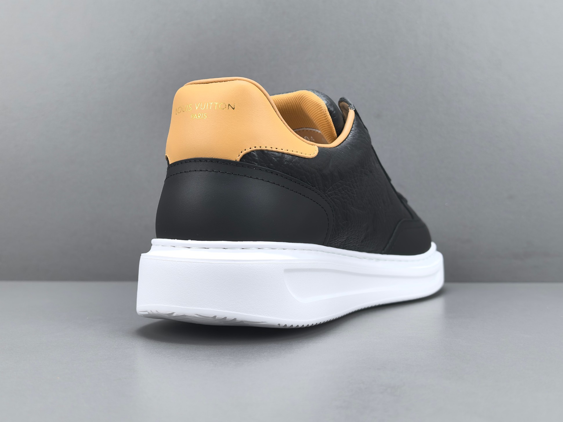 Louis Vuitton Beverly Hills Men’s low-top fashion sneakers in white. Sizes: 38, 39, 40, 41, 42, 43, 44, 45, 46 (Men’s) - Image 12