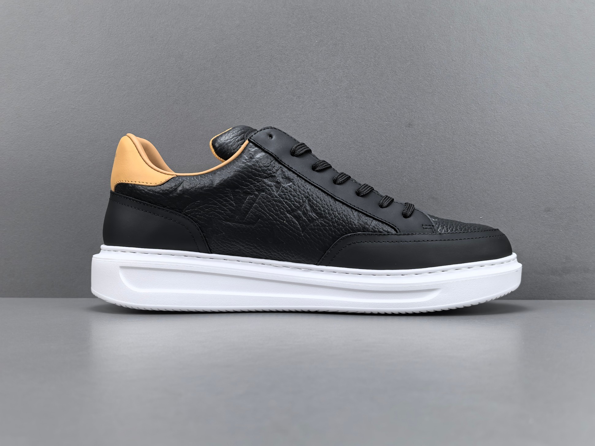 Louis Vuitton Beverly Hills Men’s low-top fashion sneakers in white. Sizes: 38, 39, 40, 41, 42, 43, 44, 45, 46 (Men’s) - Image 13
