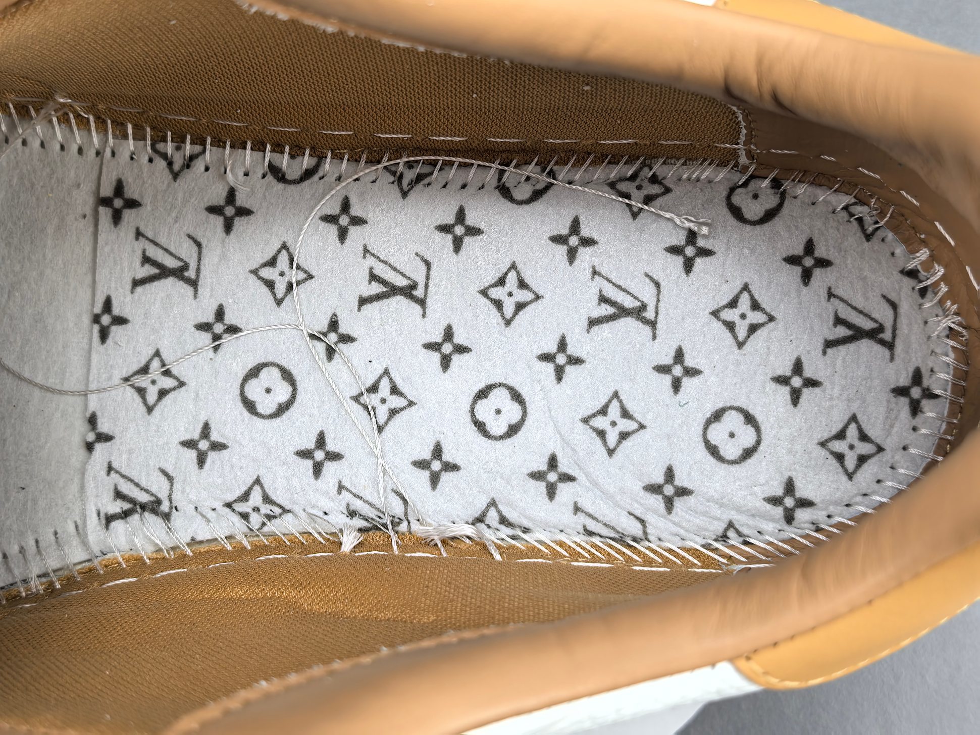 Louis Vuitton Beverly Hills Men’s low-top fashion sneakers in white. Sizes: 38, 39, 40, 41, 42, 43, 44, 45, 46 (Men’s) - Image 8