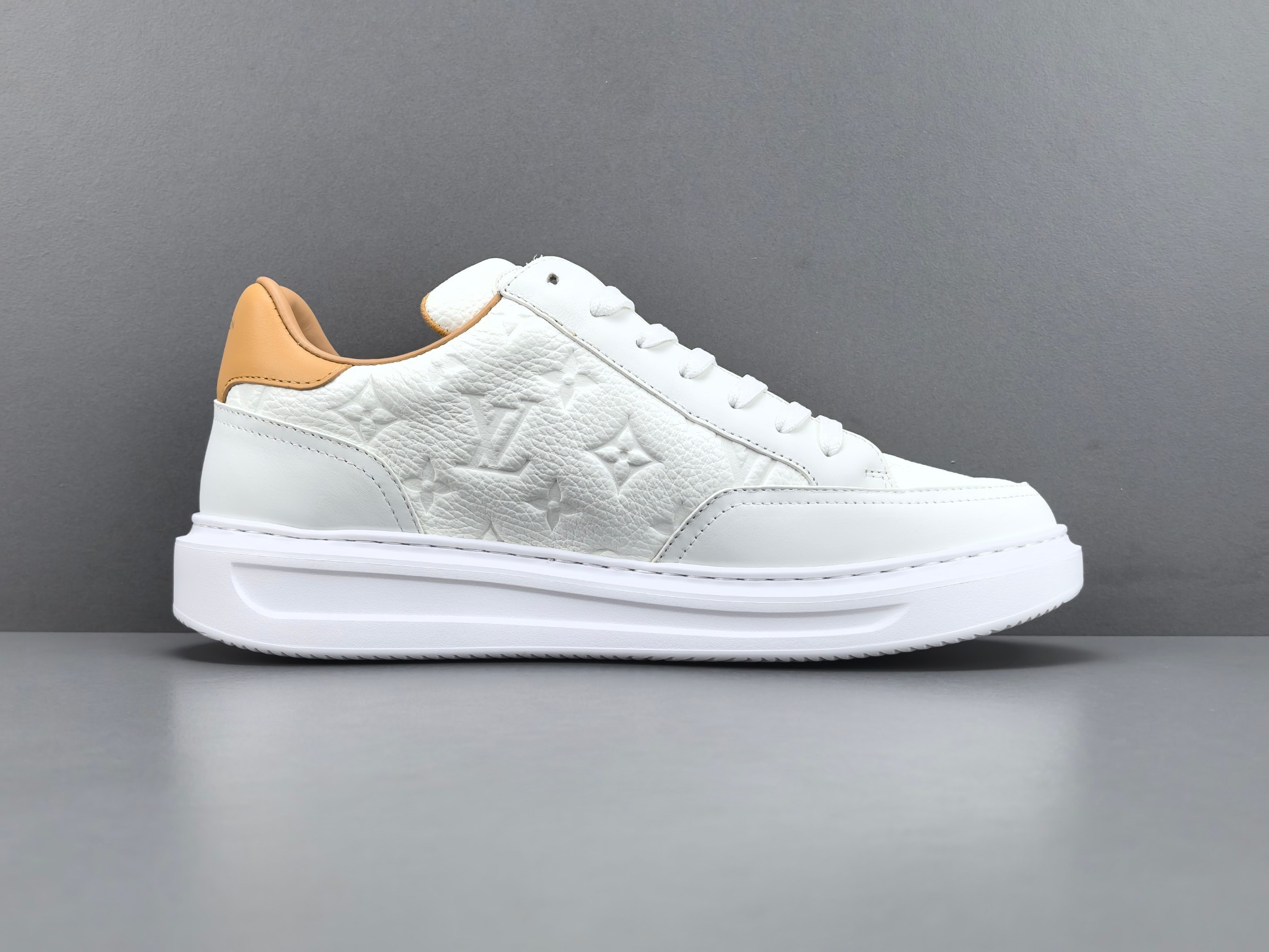 Louis Vuitton Beverly Hills Men’s low-top fashion sneakers in white. Sizes: 38, 39, 40, 41, 42, 43, 44, 45, 46 (Men’s) - Image 14