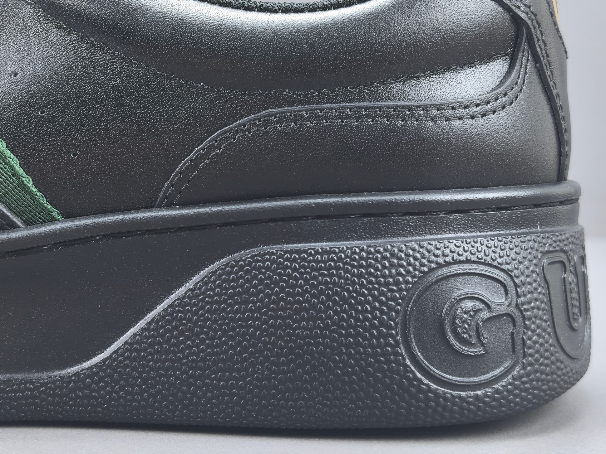 Gucci Chunky “Biscuit” Sneakers Low-top sneakers crafted from calf leather, featuring a round toe and lace-up closure. Sizes: 35, 36, 37, 38, 39, 40, 41, 42, 43, 44, 45 (Unisex). - Image 7