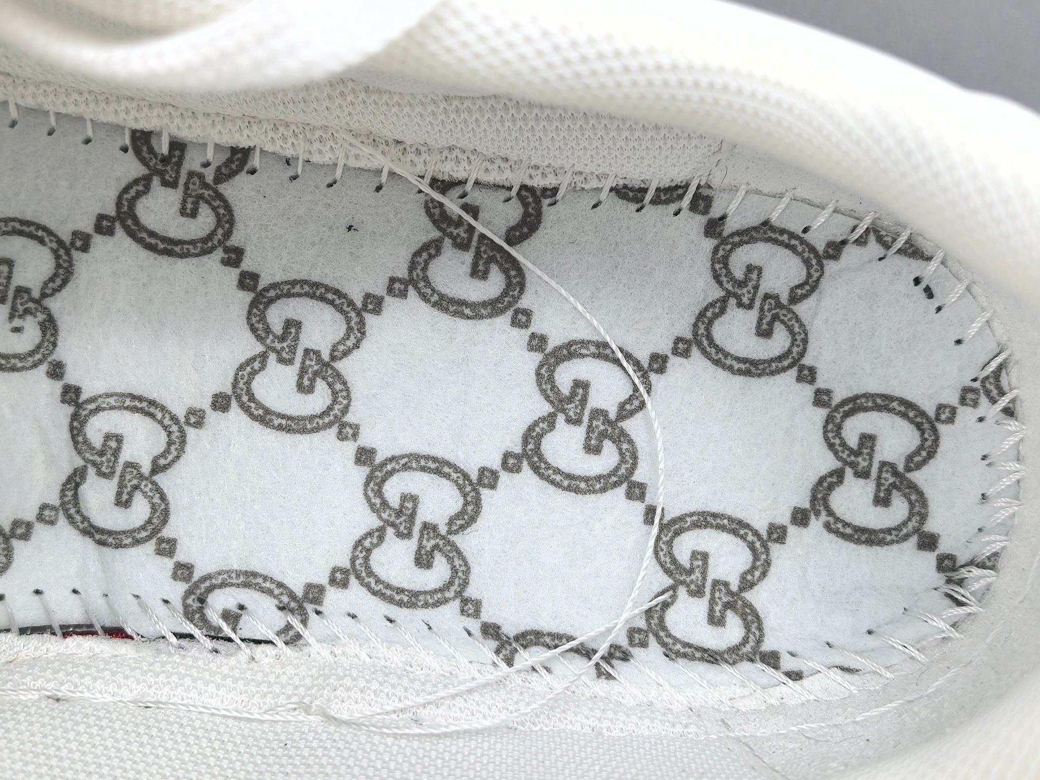 Gucci Chunky “Biscuit” Sneakers Low-top sneakers crafted from calf leather, featuring a round toe and lace-up closure. Sizes: 35, 36, 37, 38, 39, 40, 41, 42, 43, 44, 45 (Unisex). - Image 2
