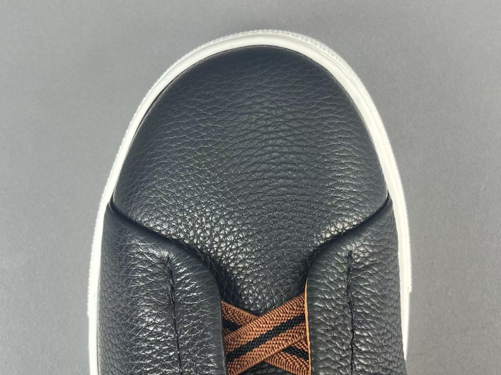 Ermenegildo Zegna Zegan Triple Stitch Men’s low-top sneakers made of leather, featuring a round toe and flat sole. Sizes: 39, 40, 41, 42, 43, 44, 45. - Image 4