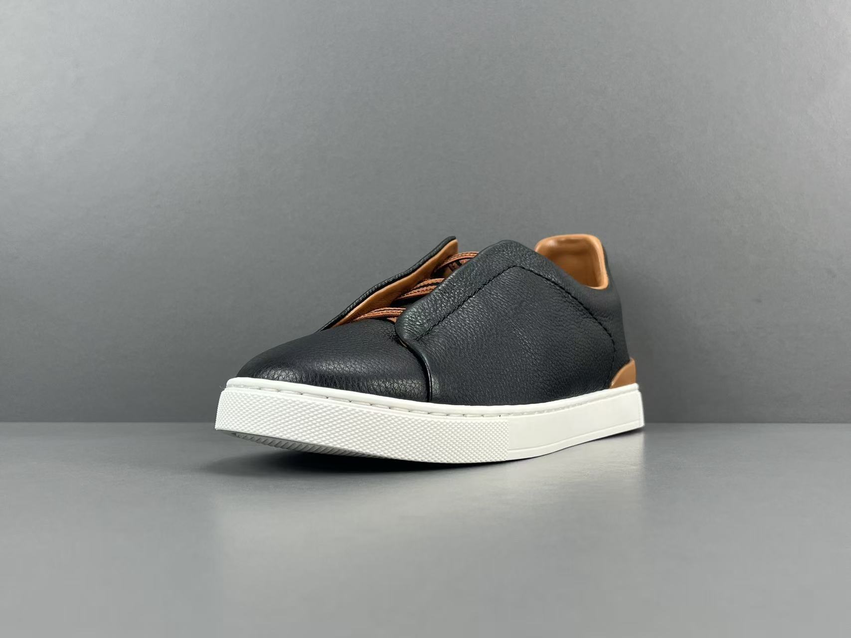 Ermenegildo Zegna Zegan Triple Stitch Men’s low-top sneakers made of leather, featuring a round toe and flat sole. Sizes: 39, 40, 41, 42, 43, 44, 45. - Image 11