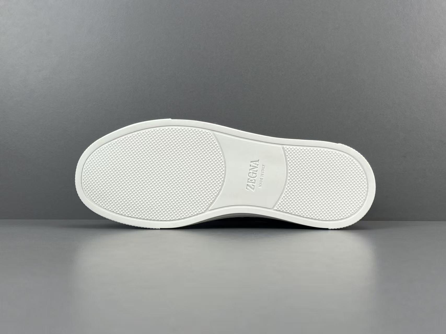 Ermenegildo Zegna Zegan Triple Stitch Men’s low-top sneakers made of leather, featuring a round toe and flat sole. Sizes: 39, 40, 41, 42, 43, 44, 45. - Image 12