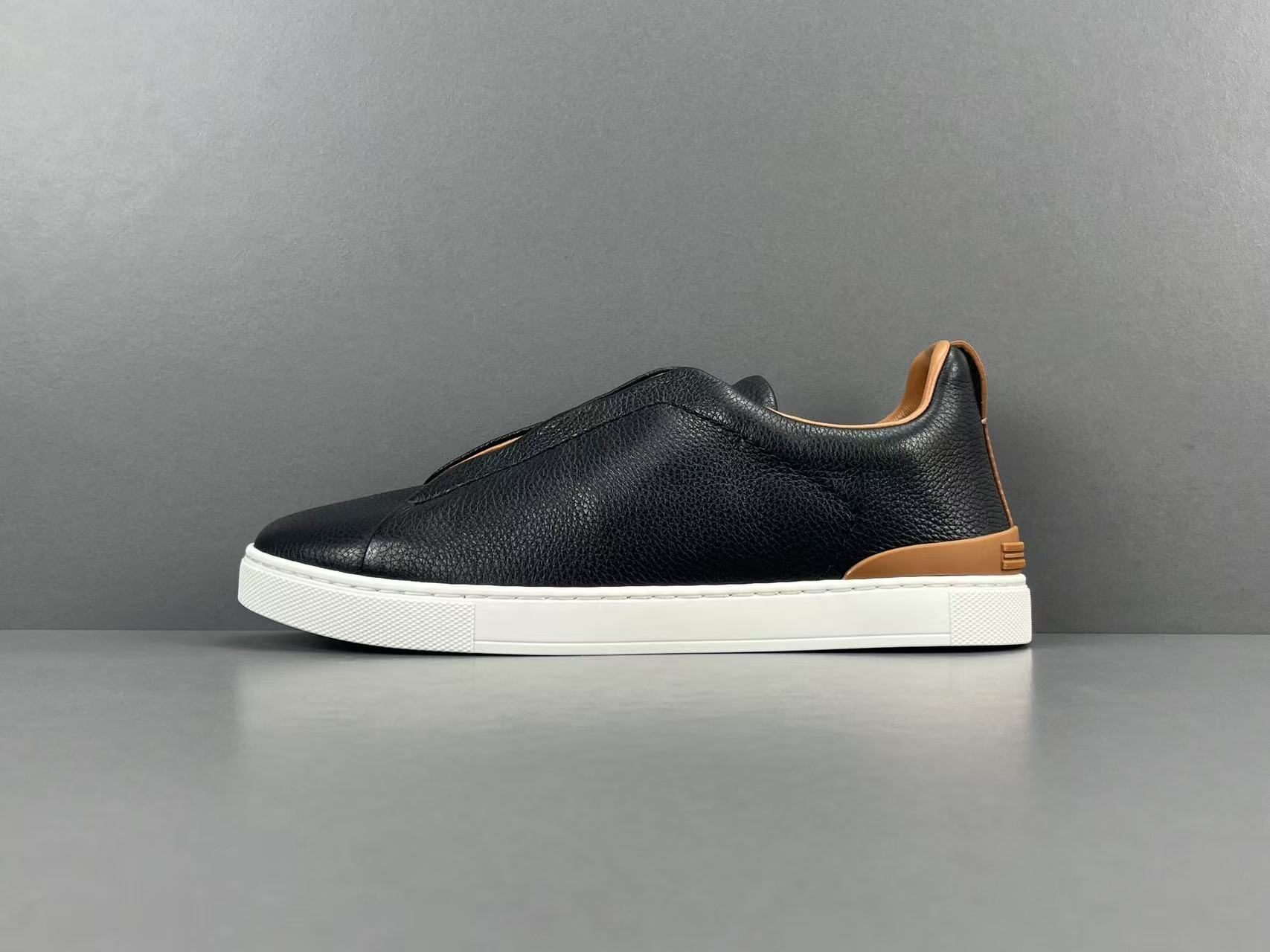 Ermenegildo Zegna Zegan Triple Stitch Men’s low-top sneakers made of leather, featuring a round toe and flat sole. Sizes: 39, 40, 41, 42, 43, 44, 45. - Image 14