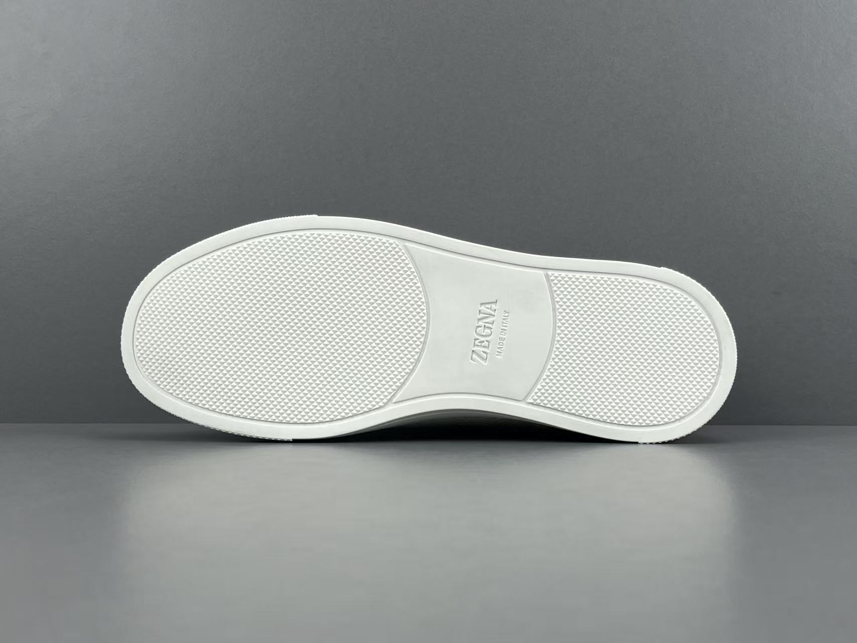 Ermenegildo Zegna Zegan Triple Stitch Men’s low-top sneakers made of leather, featuring a round toe and flat sole. Sizes: 39, 40, 41, 42, 43, 44, 45. - Image 13