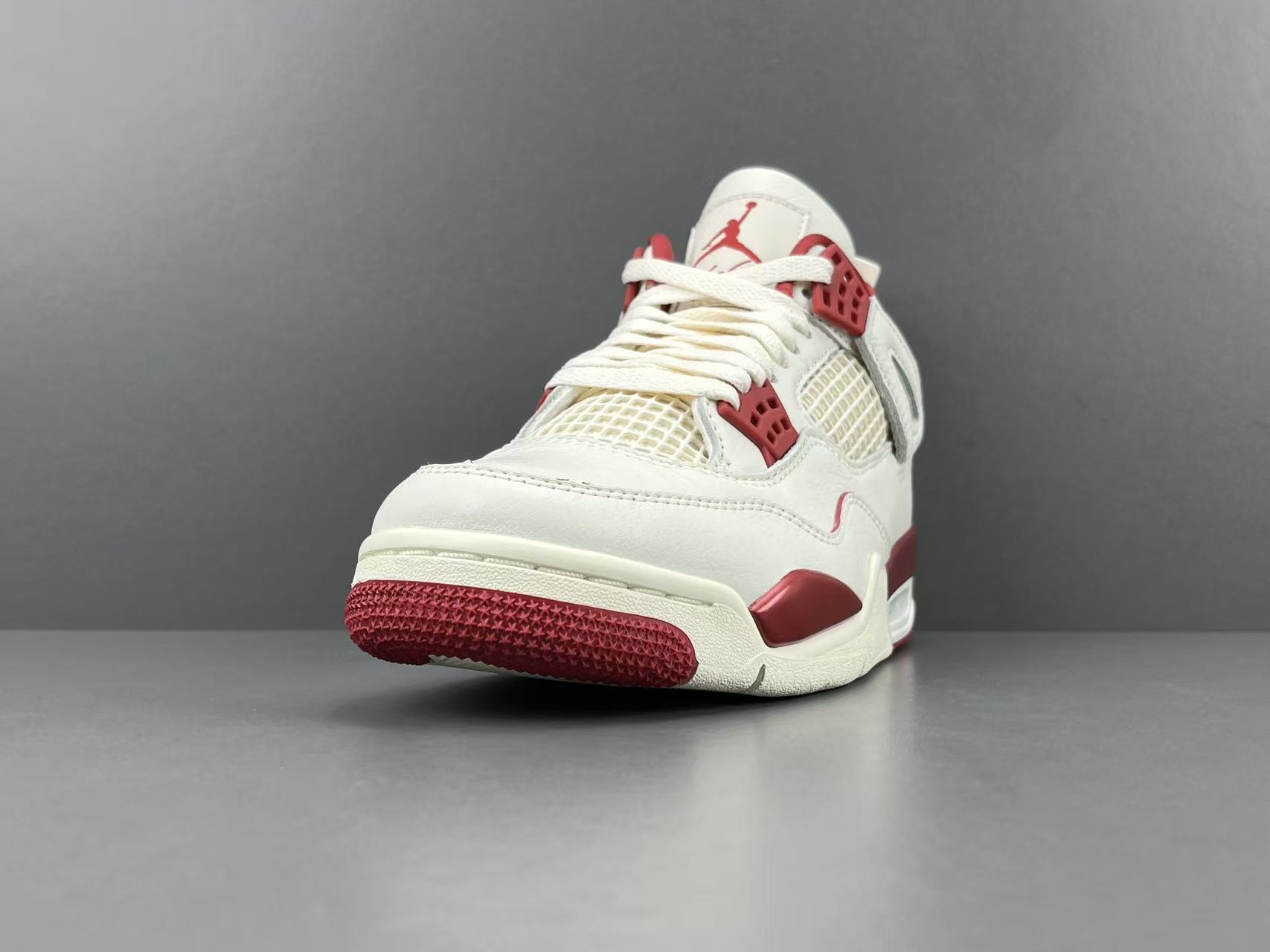 Nike Jordan Air Jordan 4 Retro “Sierra Red” Mid-top retro basketball sneakers in off-red, featuring comfortable, versatile wear and a slip-resistant, durable sole. Suitable for men and women (unisex). - Image 10