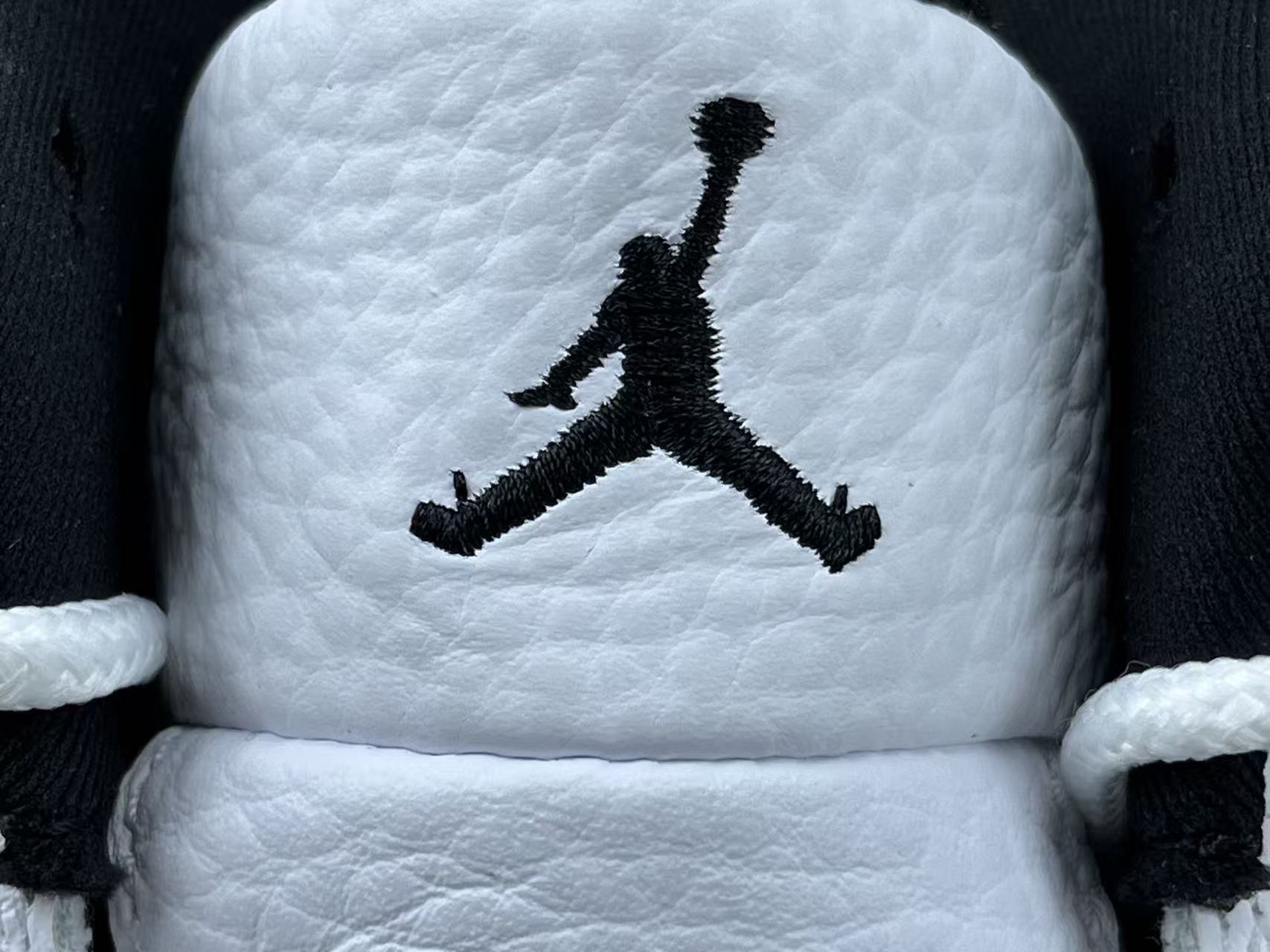 Nike Jordan Air Jordan 12 Retro “Taxi” Men’s high-top retro basketball sneakers in white and black, featuring comfortable cushioning and responsive rebound. - Image 3