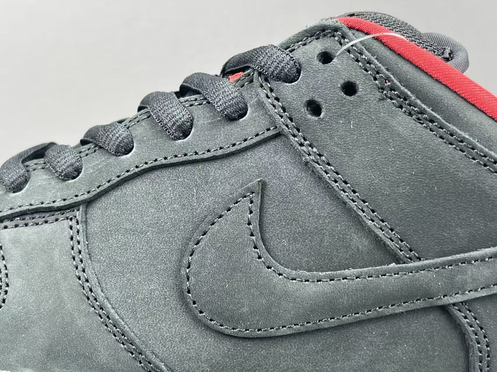 Nike x Supreme Dunk SB Low Low-top skate sneakers in black, featuring soft and comfortable wear, slip-resistant and durable sole. Suitable for men and women (unisex). - Image 8