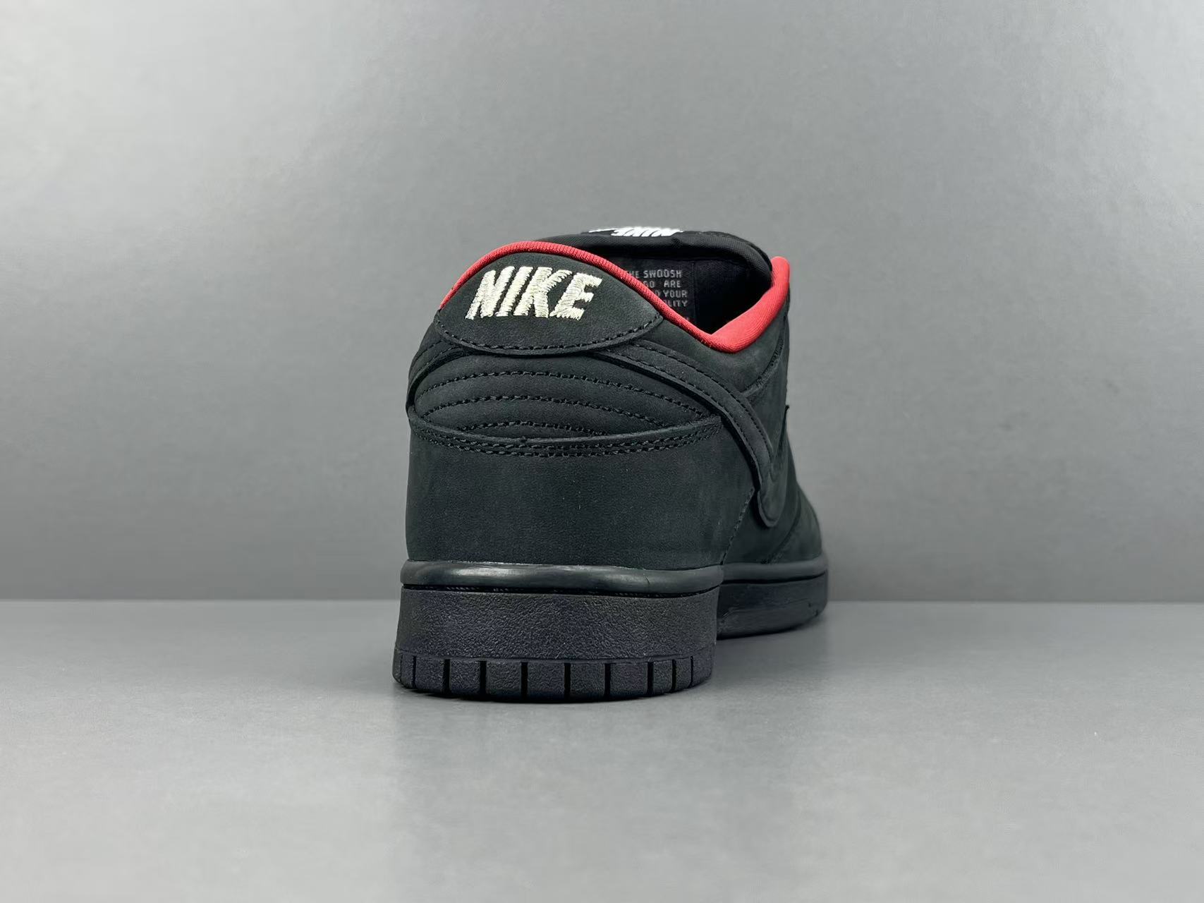 Nike x Supreme Dunk SB Low Low-top skate sneakers in black, featuring soft and comfortable wear, slip-resistant and durable sole. Suitable for men and women (unisex). - Image 14