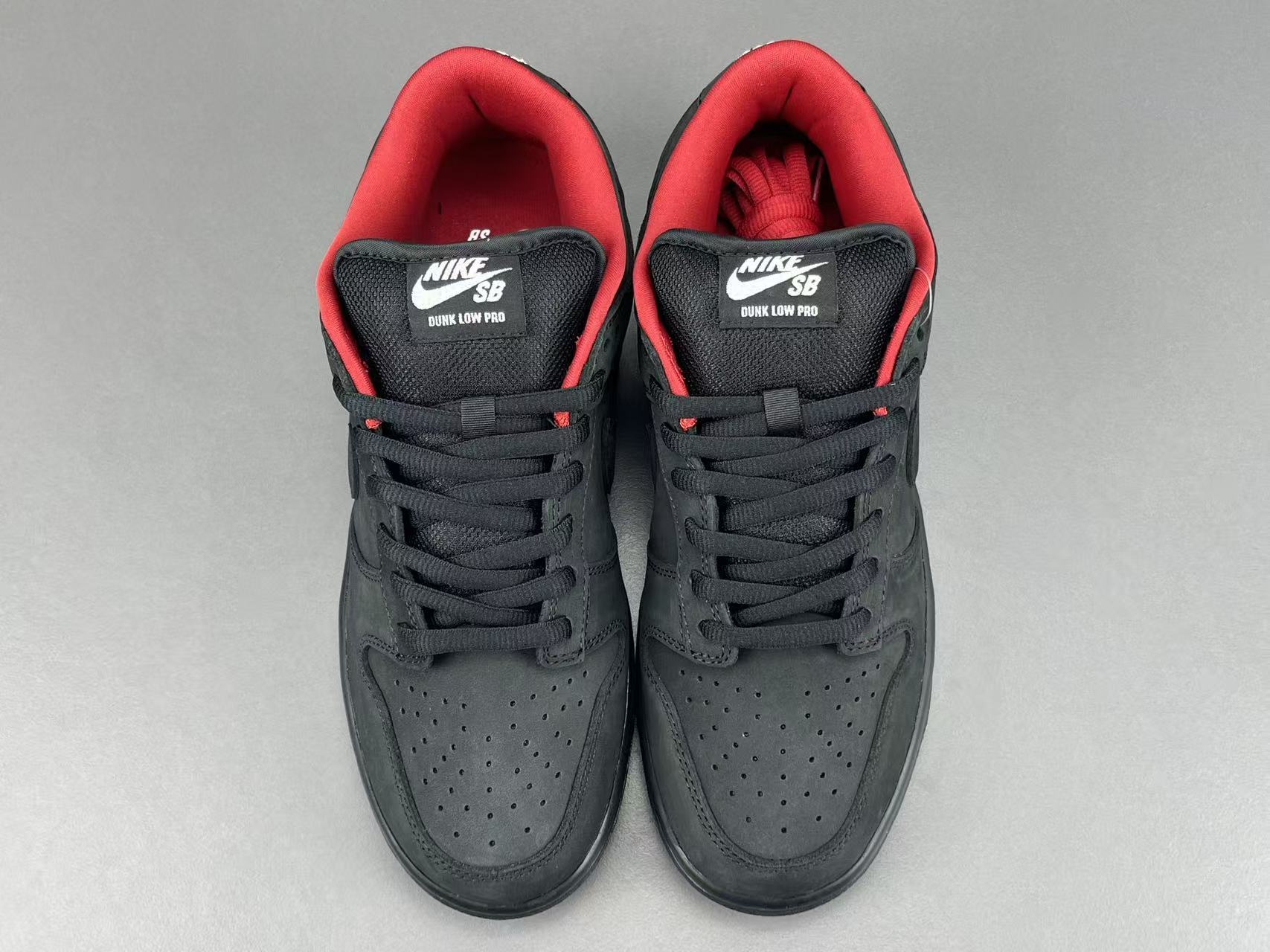 Nike x Supreme Dunk SB Low Low-top skate sneakers in black, featuring soft and comfortable wear, slip-resistant and durable sole. Suitable for men and women (unisex). - Image 15