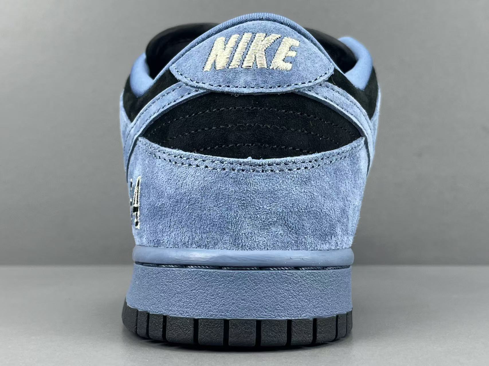 Nike x Supreme Dunk SB Low Low-top skate sneakers in black and blue, featuring soft and comfortable wear and a slip-resistant, durable sole. Suitable for men and women (unisex). - Image 4