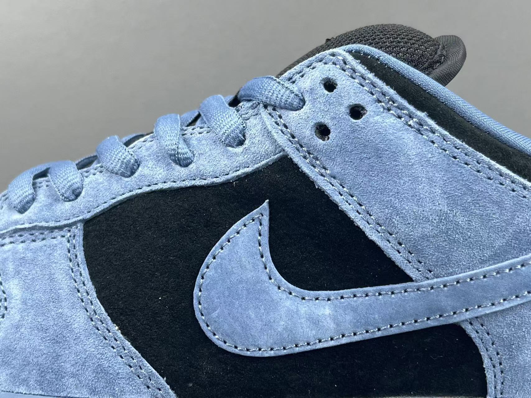 Nike x Supreme Dunk SB Low Low-top skate sneakers in black and blue, featuring soft and comfortable wear and a slip-resistant, durable sole. Suitable for men and women (unisex). - Image 5