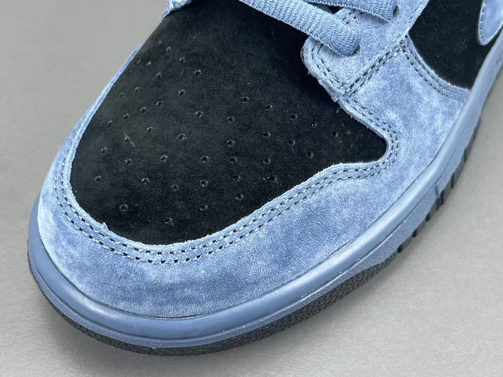 Nike x Supreme Dunk SB Low Low-top skate sneakers in black and blue, featuring soft and comfortable wear and a slip-resistant, durable sole. Suitable for men and women (unisex). - Image 8