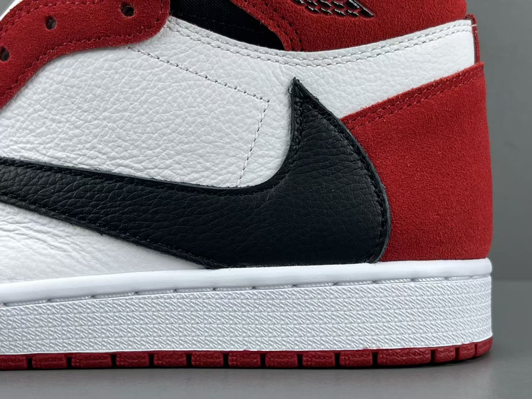 Jordan x Travis Scott Air Jordan 1 High OG TS SP High-top collaborative basketball sneakers featuring the reverse Swoosh “Chicago” colorway. - Image 8