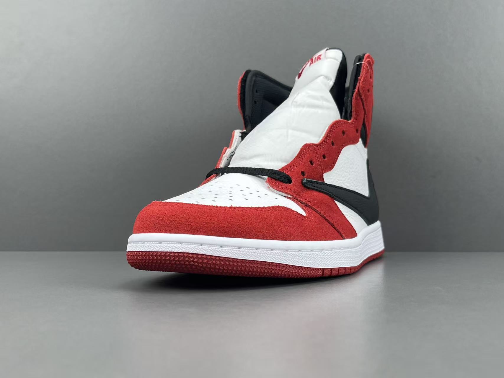 Jordan x Travis Scott Air Jordan 1 High OG TS SP High-top collaborative basketball sneakers featuring the reverse Swoosh “Chicago” colorway. - Image 10