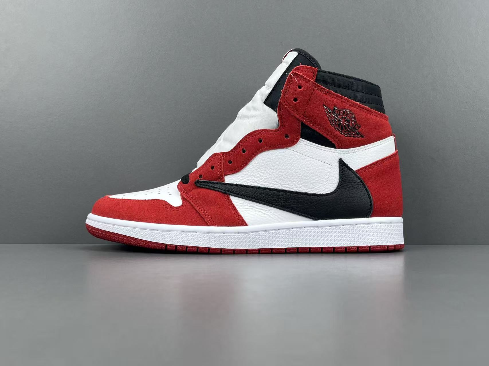 Jordan x Travis Scott Air Jordan 1 High OG TS SP High-top collaborative basketball sneakers featuring the reverse Swoosh “Chicago” colorway. - Image 11