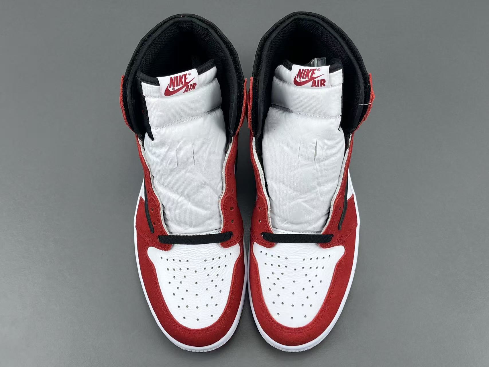 Jordan x Travis Scott Air Jordan 1 High OG TS SP High-top collaborative basketball sneakers featuring the reverse Swoosh “Chicago” colorway. - Image 13