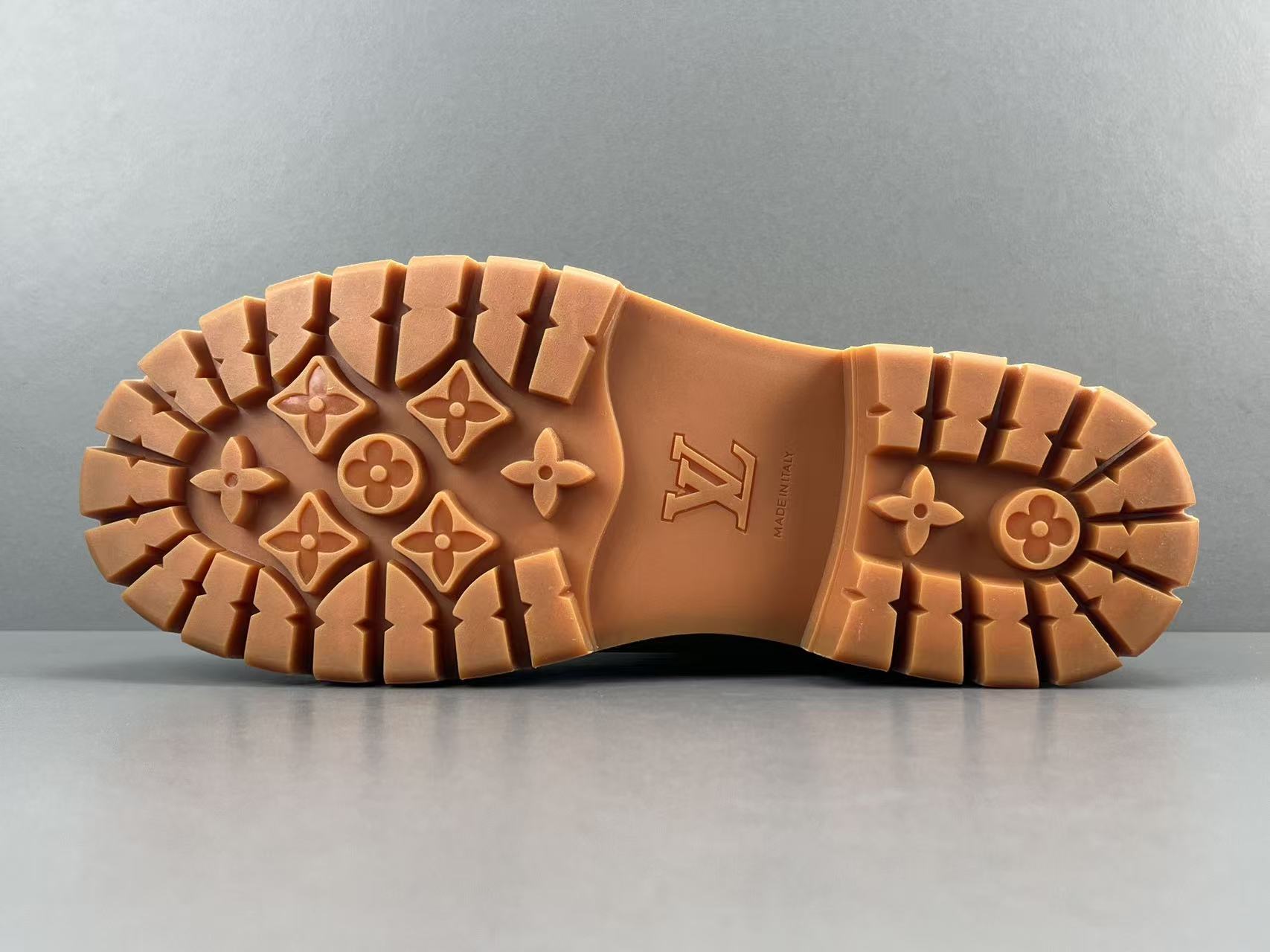 Louis Vuitton REMIX Men’s mid-top outdoor boots in brown, crafted from suede calf leather, featuring letter and floral lace-up design and ankle-high silhouette. - Image 12