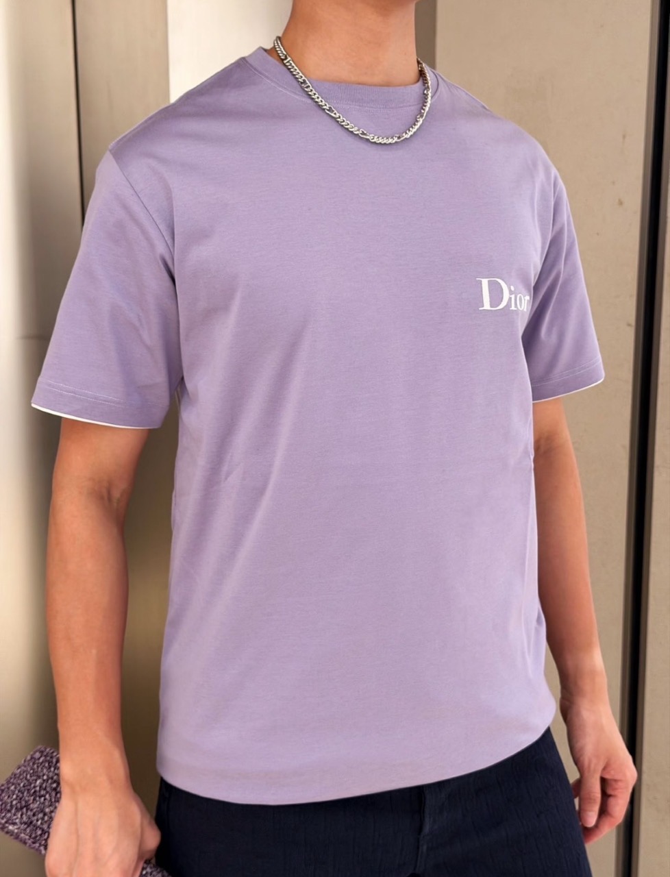 Dr short sleeves with small letters embroidered on the chest This short-sleeve is a new product of the 26 summer men's wear series. It was unveiled at Jonathan Anderson's first show for the brand. It is a classic item in the wardrobe. - Image 11