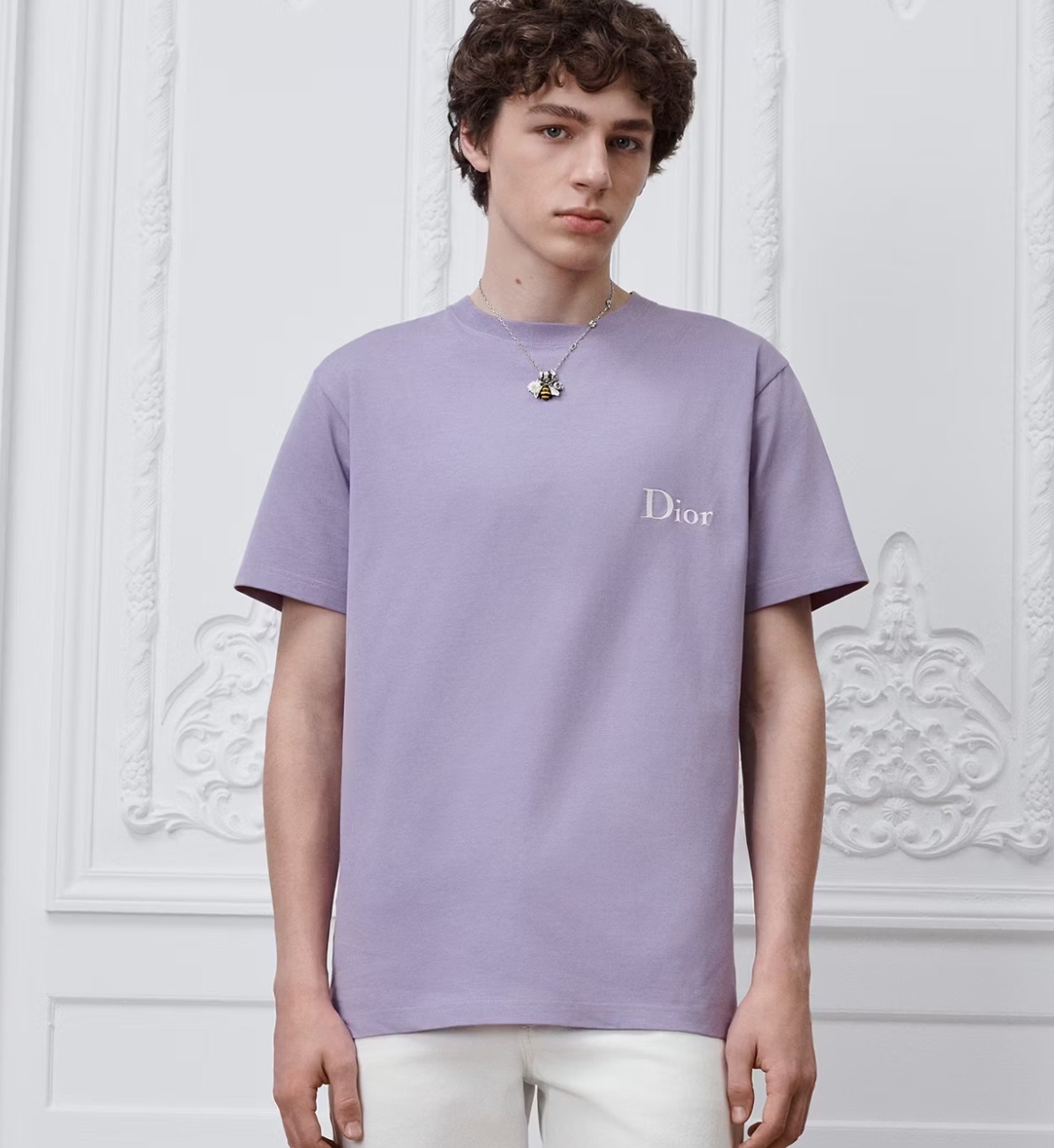 Dr short sleeves with small letters embroidered on the chest This short-sleeve is a new product of the 26 summer men's wear series. It was unveiled at Jonathan Anderson's first show for the brand. It is a classic item in the wardrobe. - Image 13