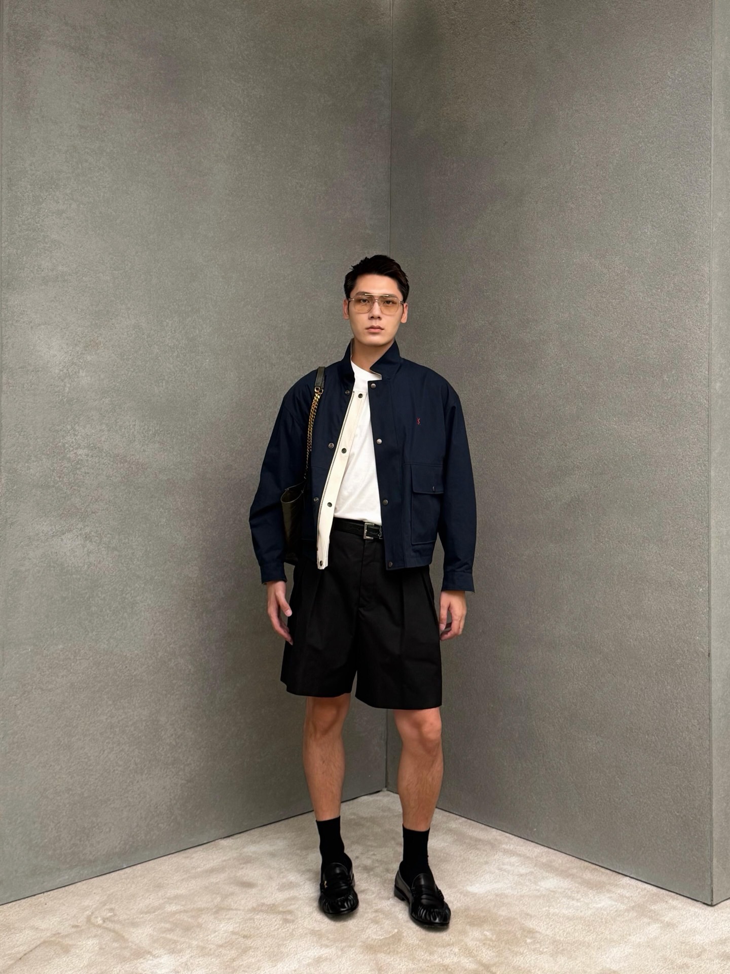 Yves Saint Laurent logo embroidered reversible jacket Custom-made obsidian velvet-extracted cotton sail, the outer layer is solid and solid, and the inner layer is condensed with fine velvet, which is soft and comfortable, with a natural texture of hardness and softness. - Image 18