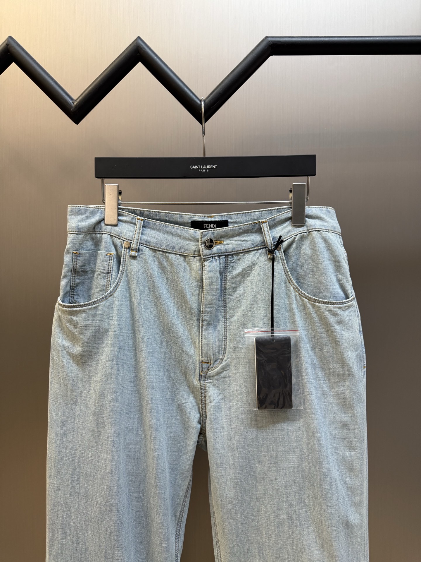 FD jeans with leather logo patch Select 100% cotton original color denim, using dense twill weave, the cloth has a natural and subtle bamboo texture, the texture is clear, the touch is solid but not bulky - Image 2