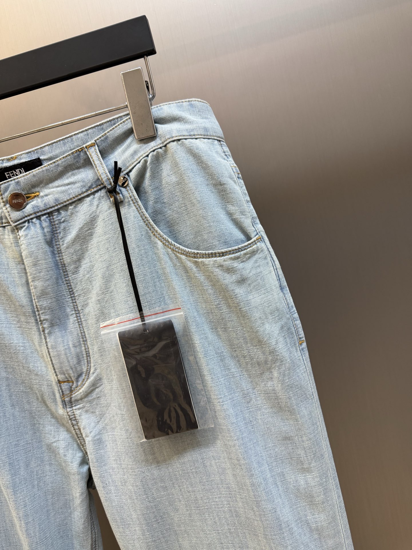 FD jeans with leather logo patch Select 100% cotton original color denim, using dense twill weave, the cloth has a natural and subtle bamboo texture, the texture is clear, the touch is solid but not bulky - Image 3