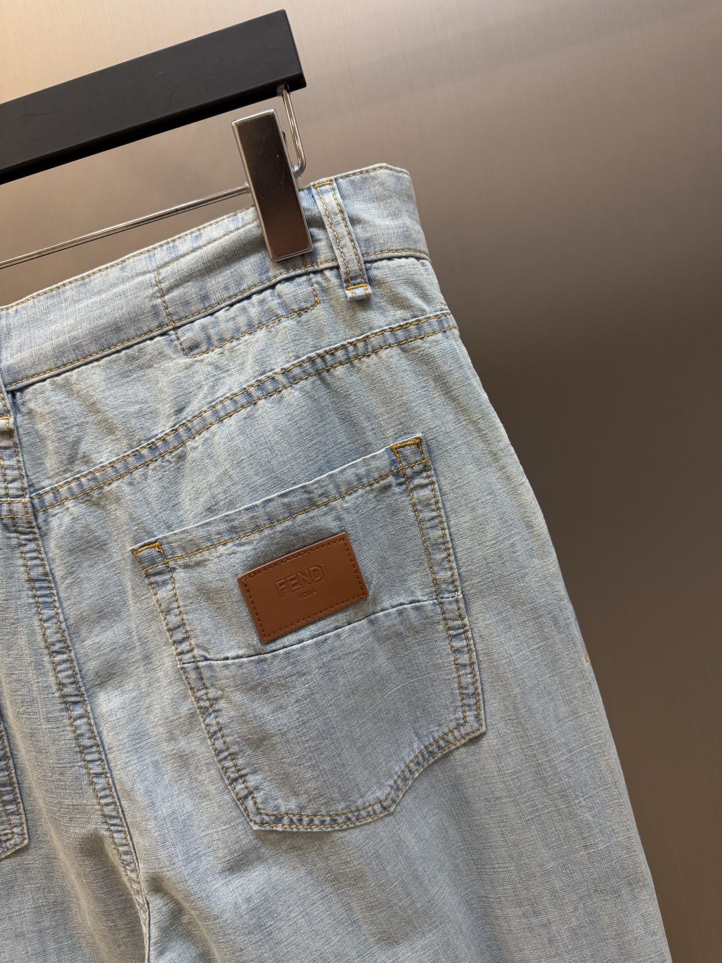 FD jeans with leather logo patch Select 100% cotton original color denim, using dense twill weave, the cloth has a natural and subtle bamboo texture, the texture is clear, the touch is solid but not bulky - Image 5