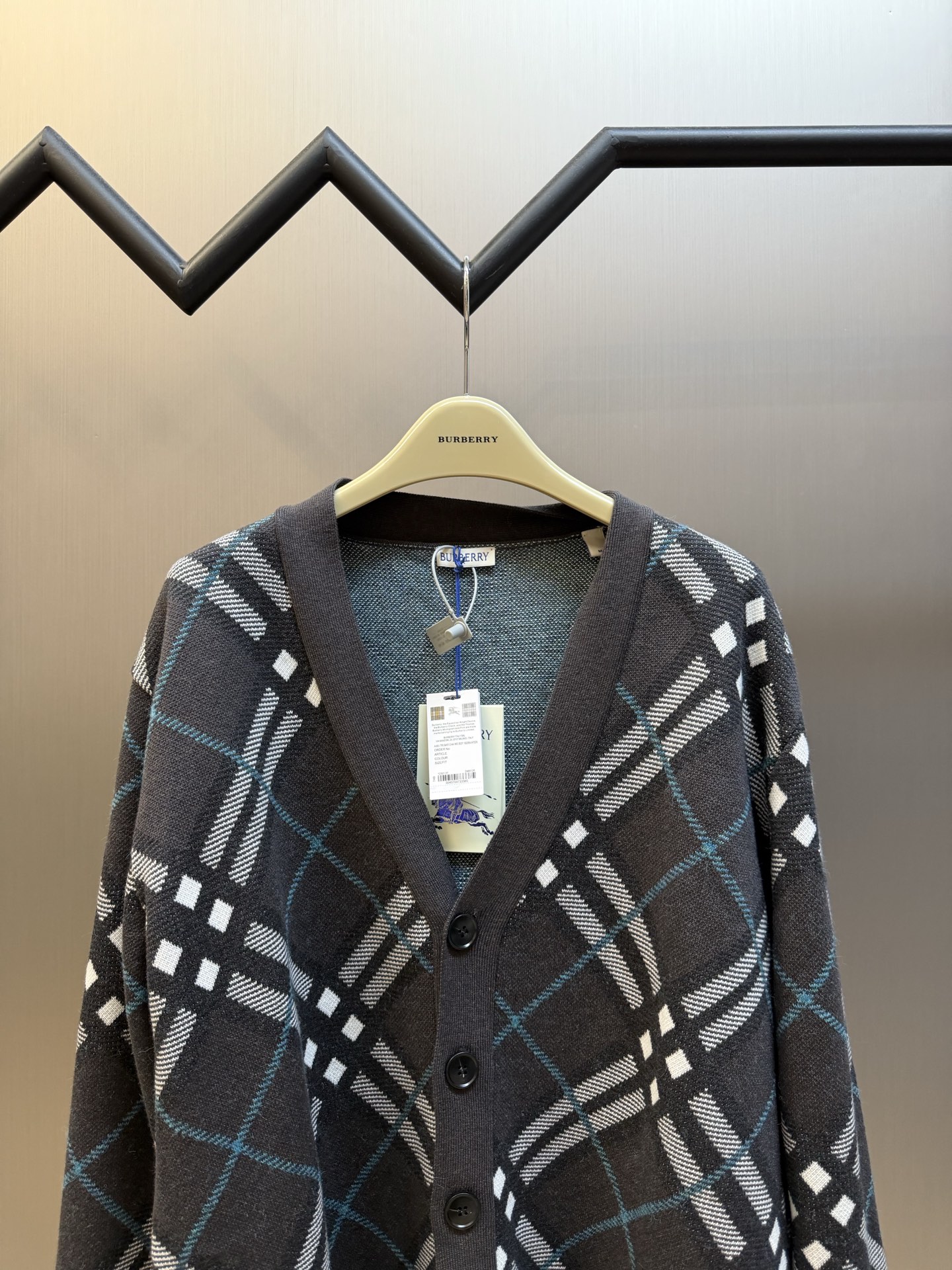 Bbr plaid jacquard cardigan knitted sweater Wool blended mohair yarn, using German imported (SOTO) 14 knitting machine, fabric jacquard, wool enzyme washing, customized 1:1 buttons size:s m l xl ⚠️Hand washing is recommended (this product is made of wool and is not easy to machine wash) - Image 2